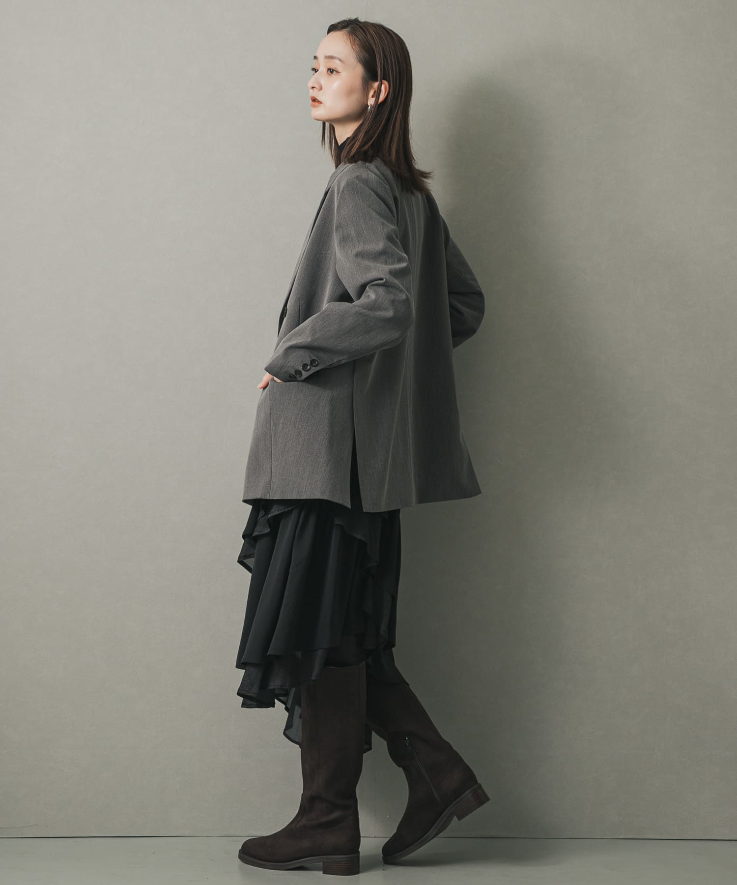 GRAY