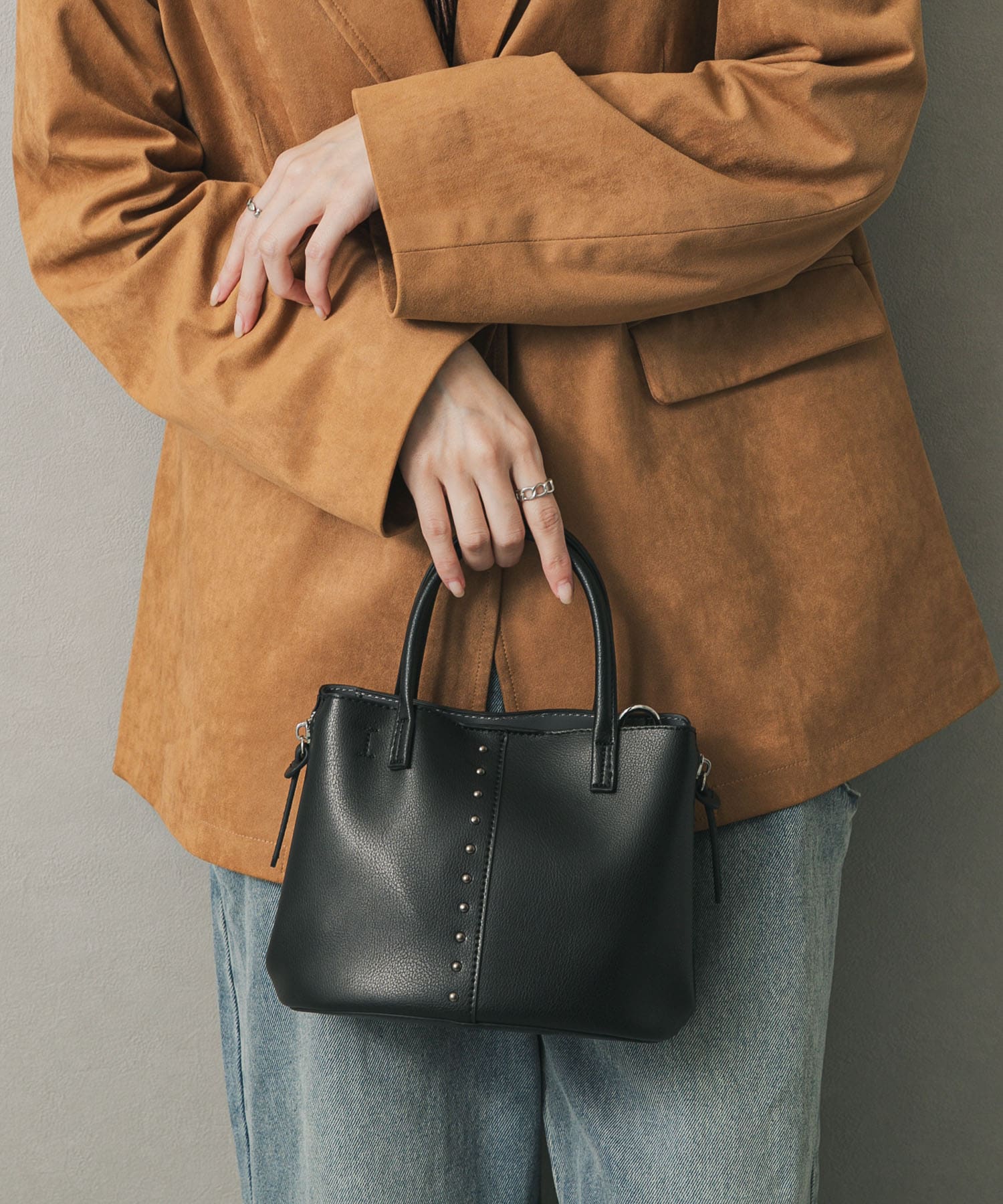 スタッズショルダーバッグ BLACK one