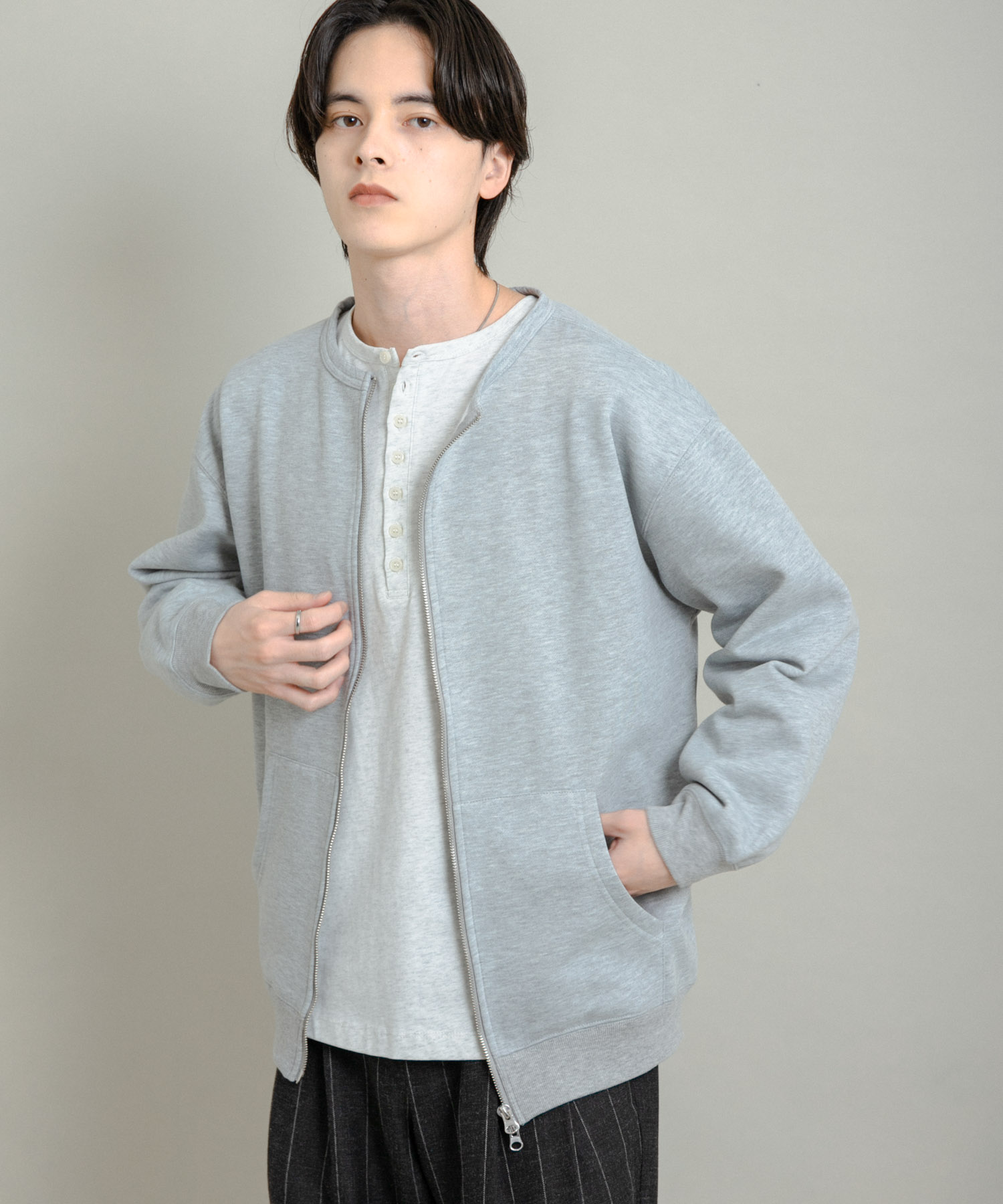 GRAY