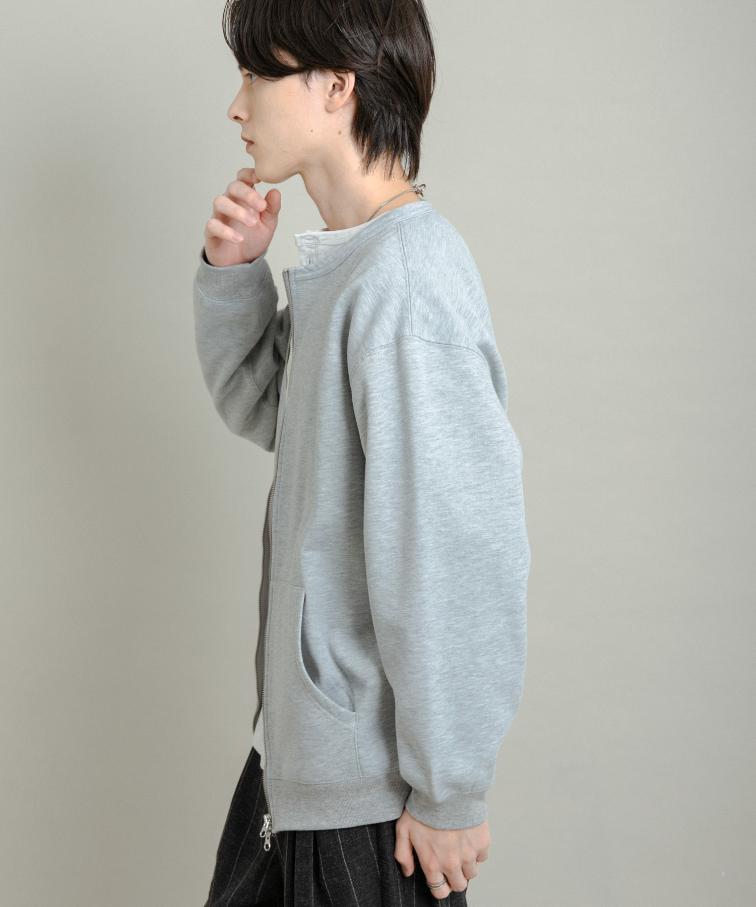GRAY