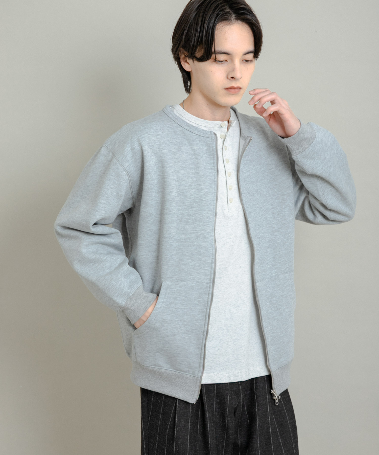 GRAY