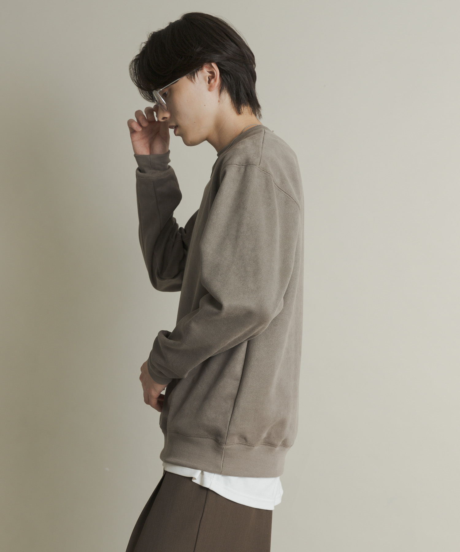 GRAY