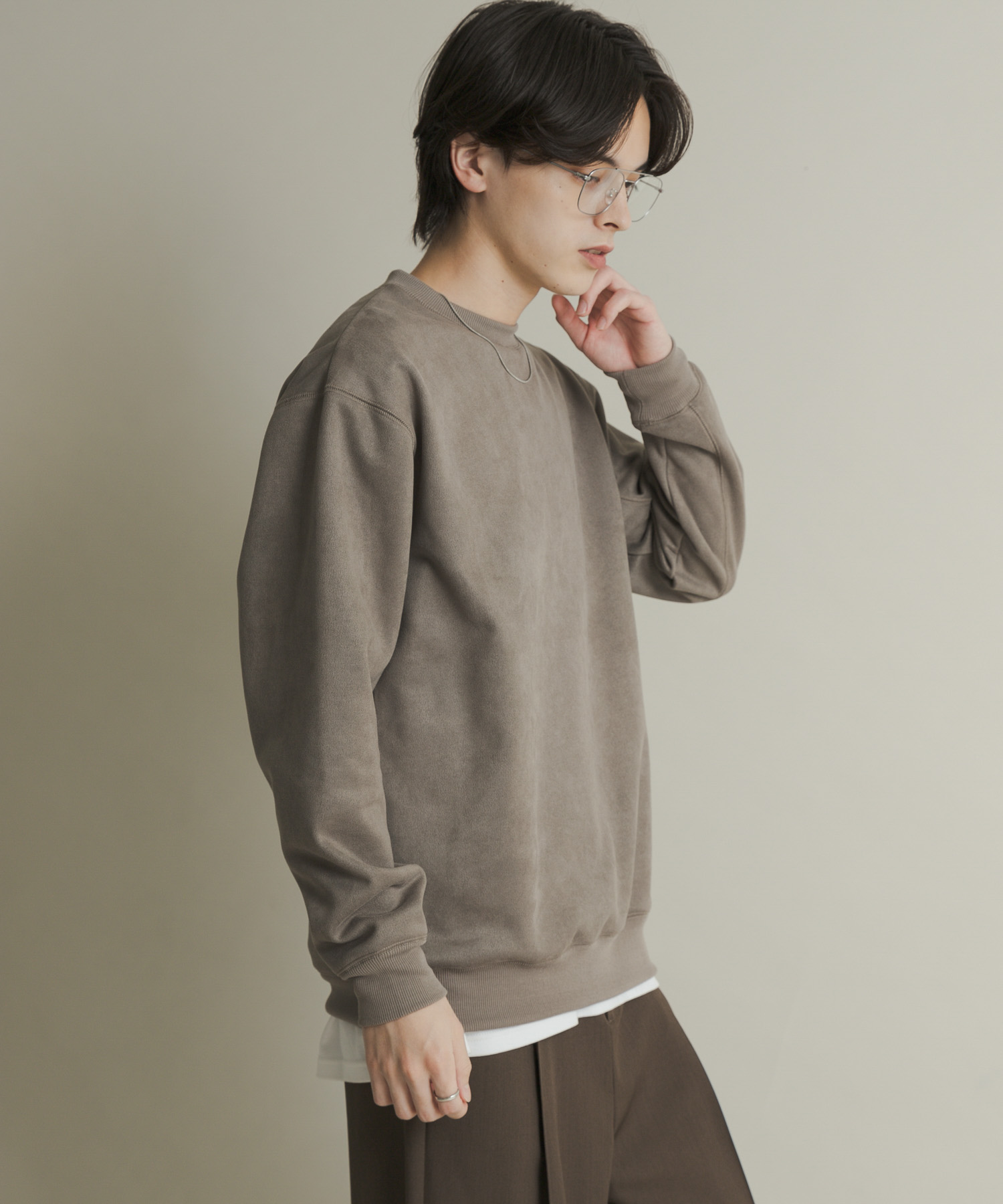 GRAY