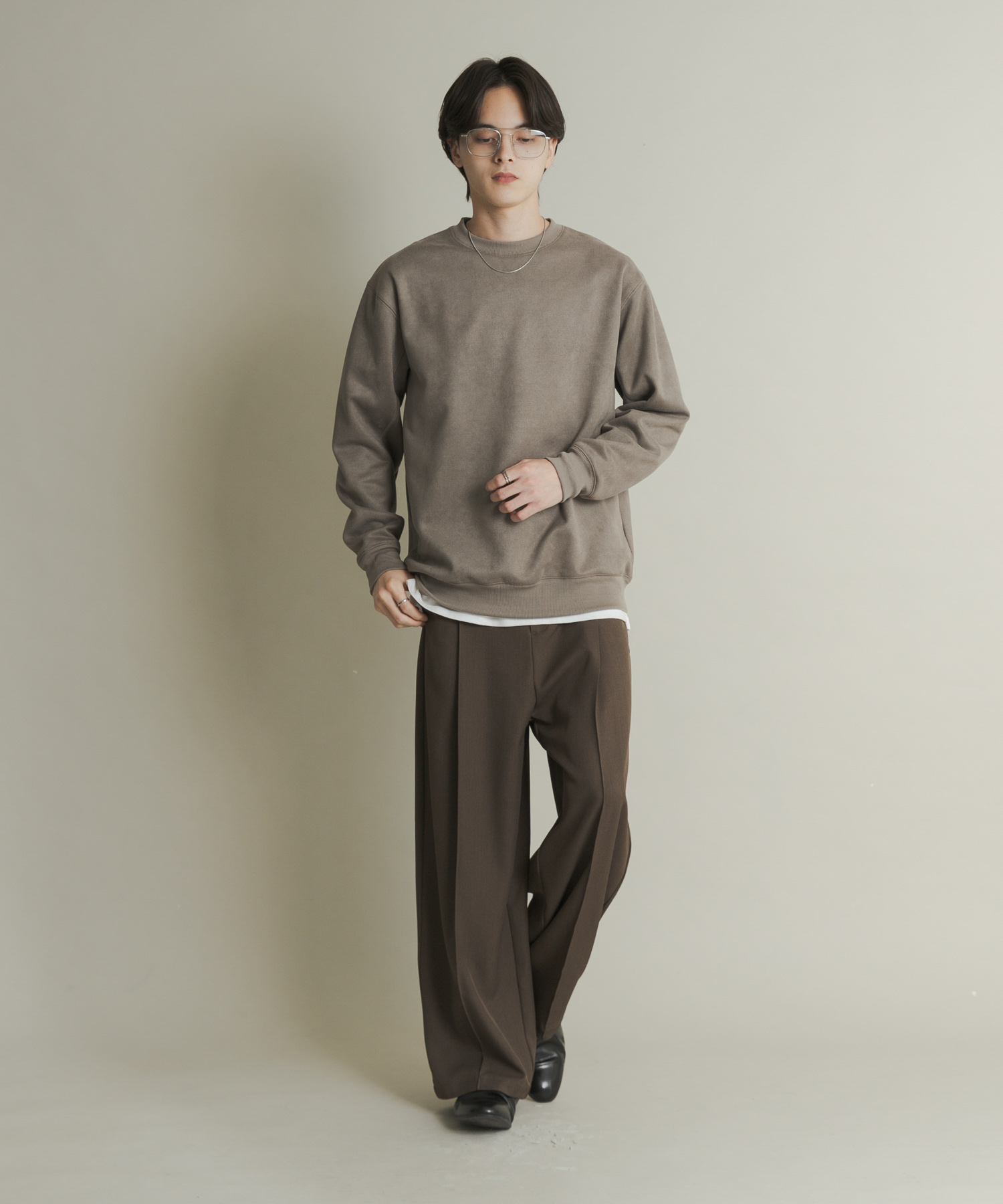 GRAY