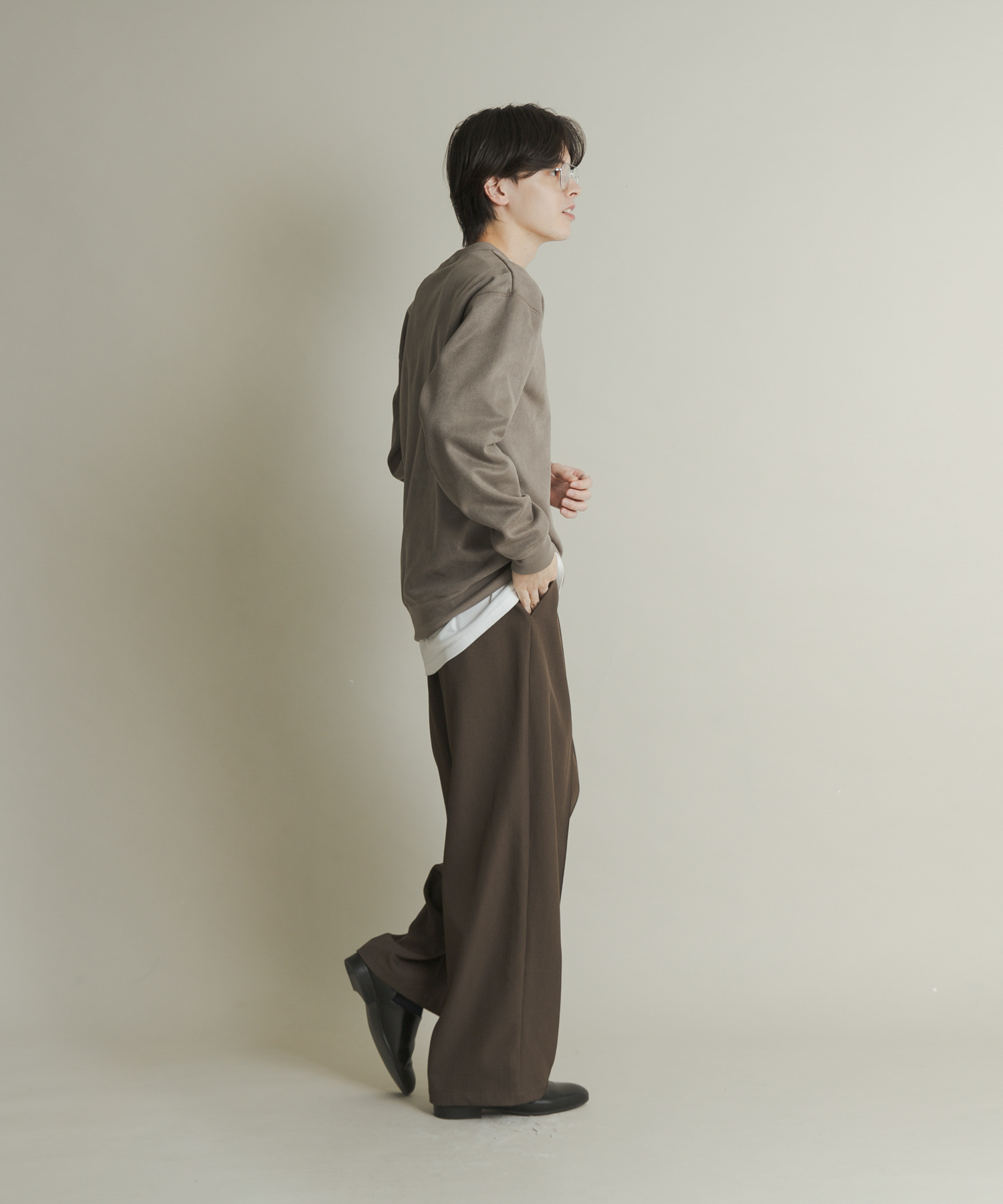 GRAY