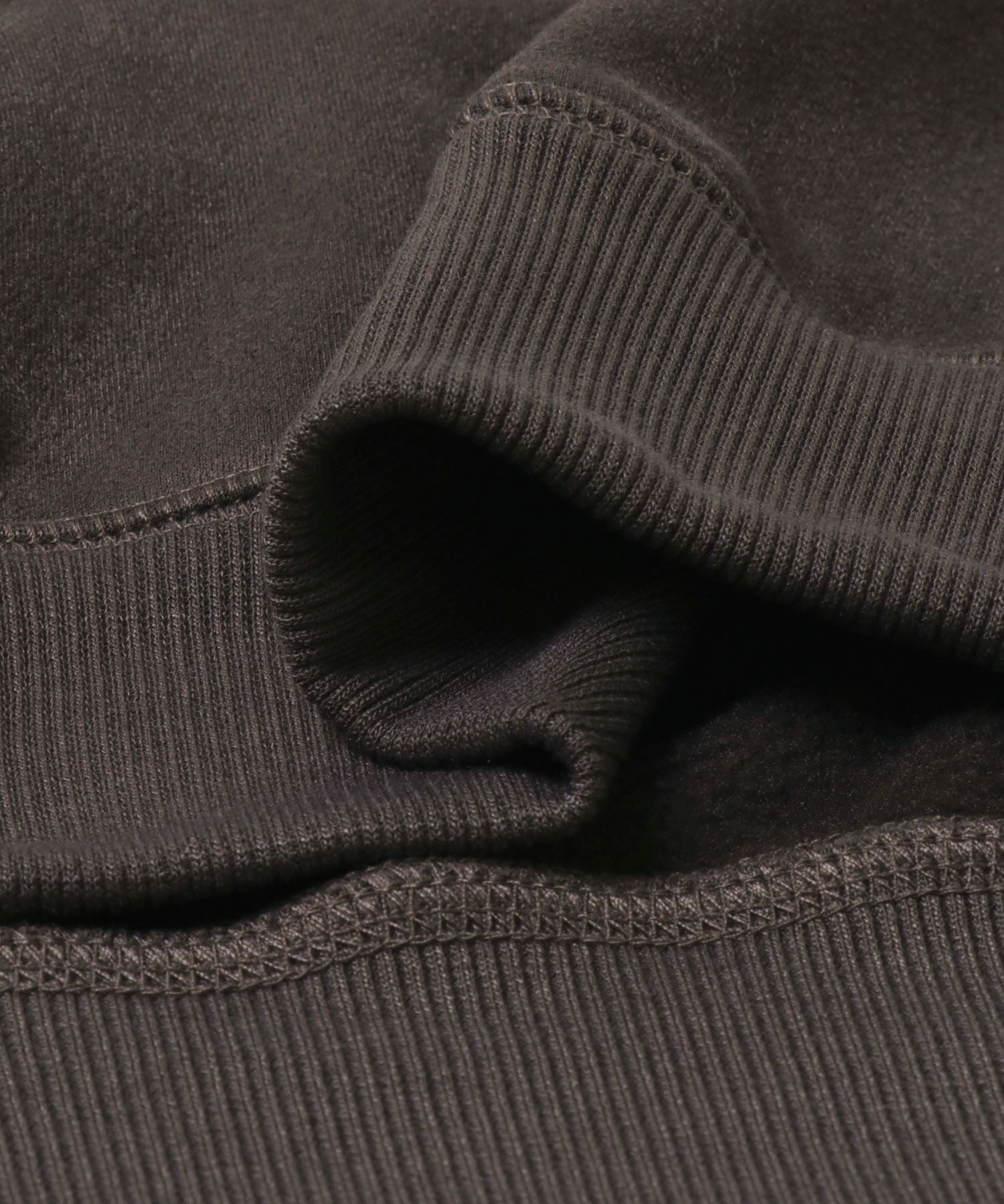 シシュウフェイクスエードクルーネックスウェット D.BROWN M