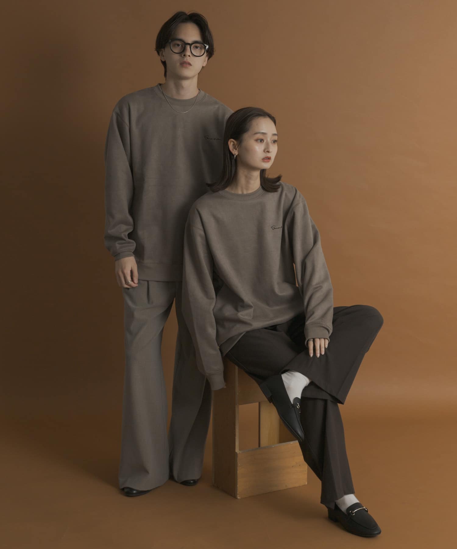 GRAY
