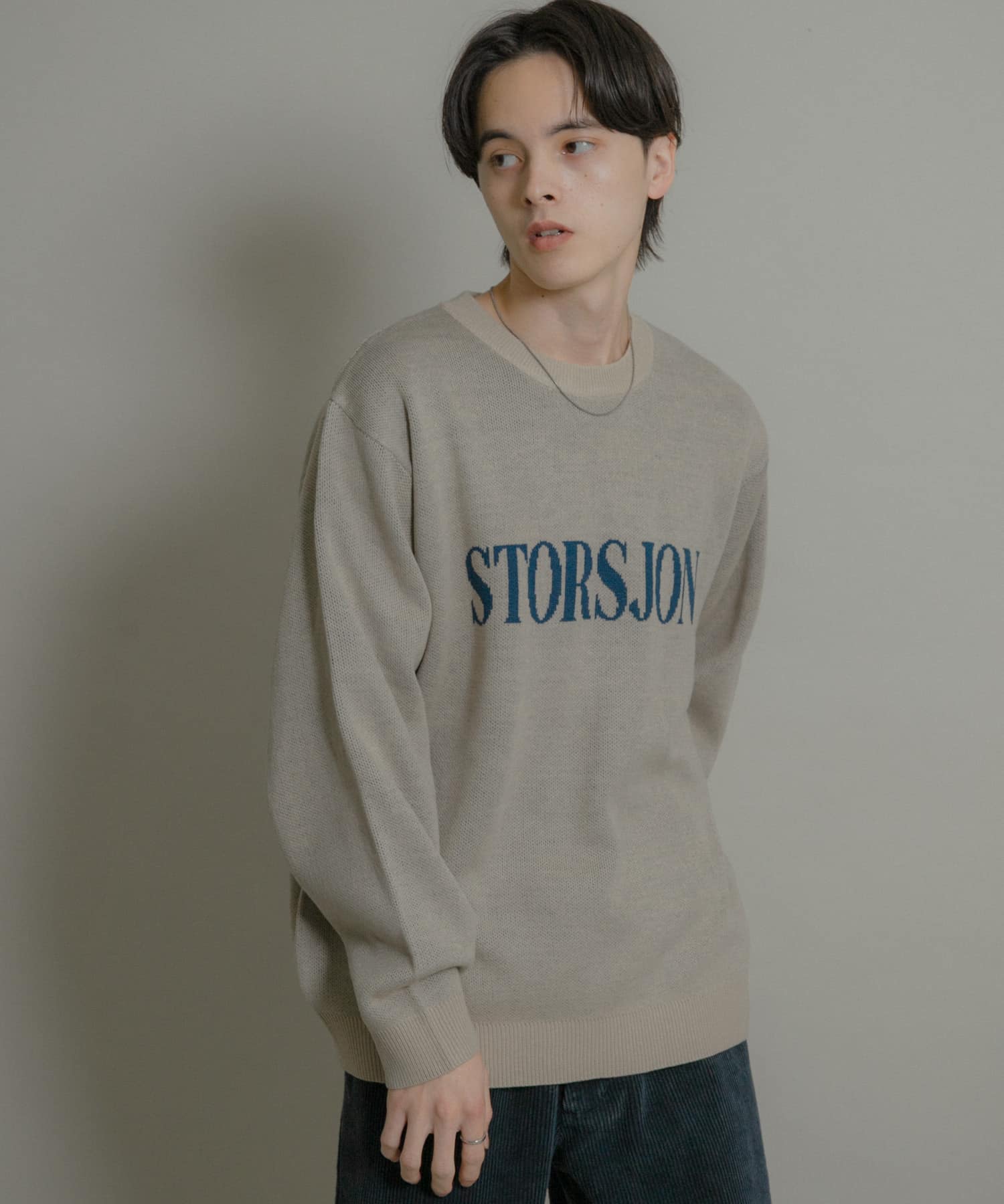 ロゴグラフィッククルーネックニット