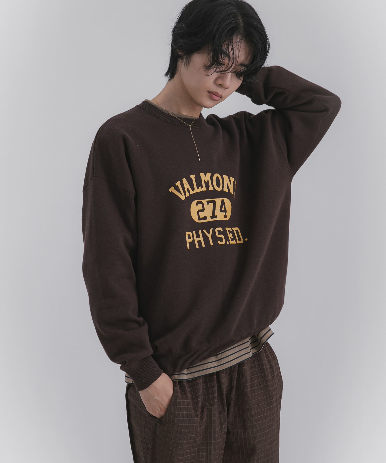 スウェットライクカレッジロゴニット BROWN M