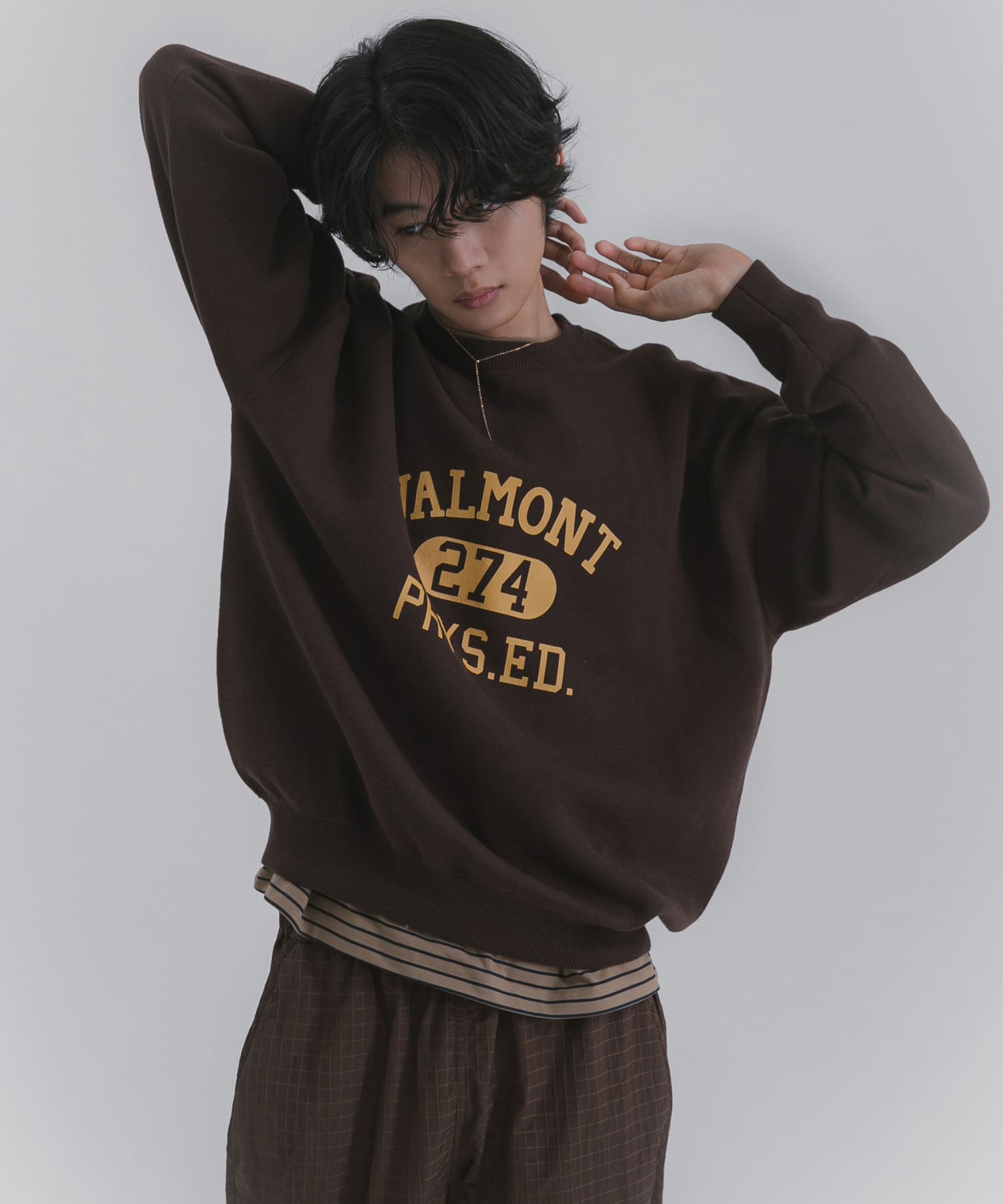 スウェットライクカレッジロゴニット BROWN M