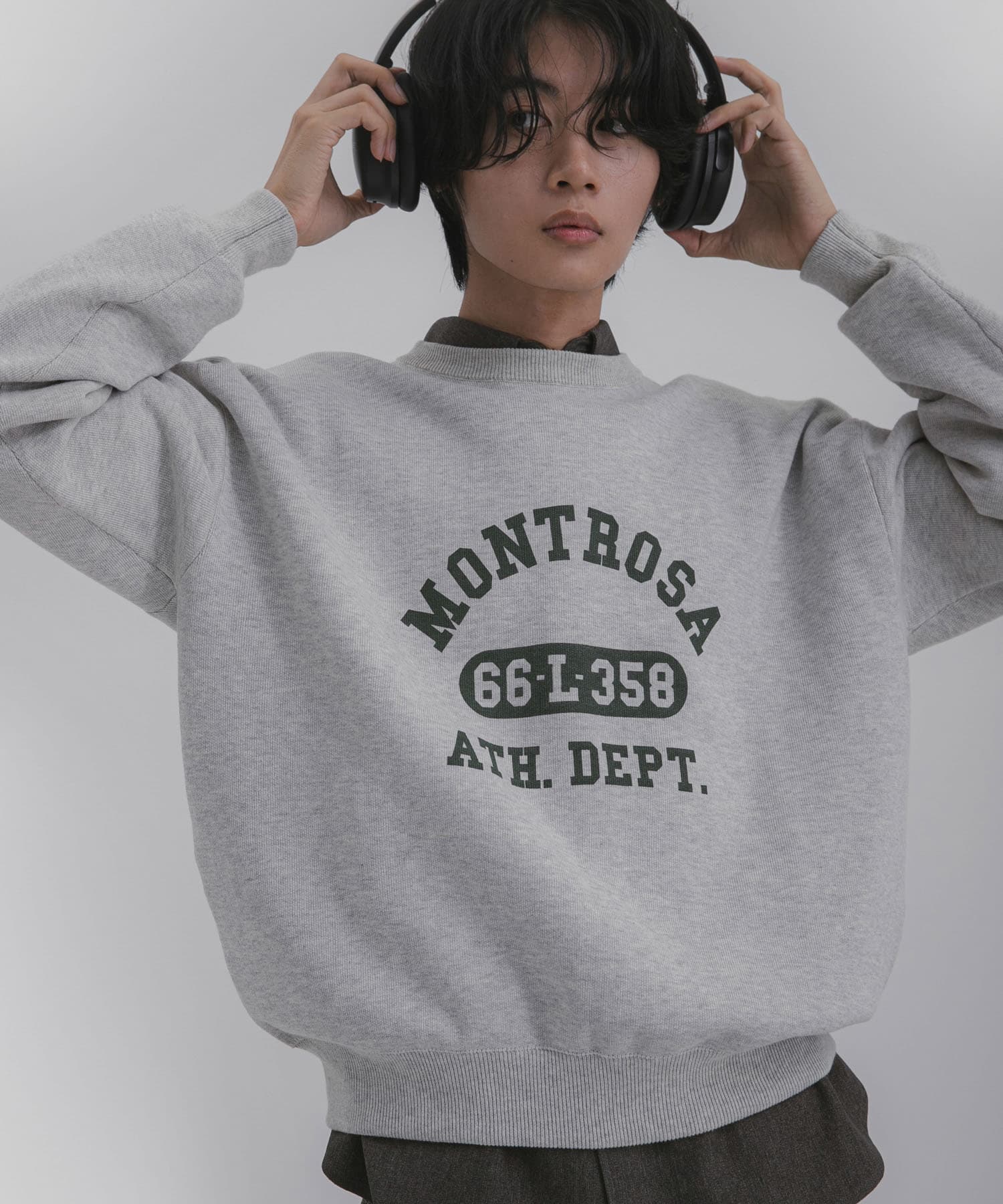 スウェットライクカレッジロゴニット