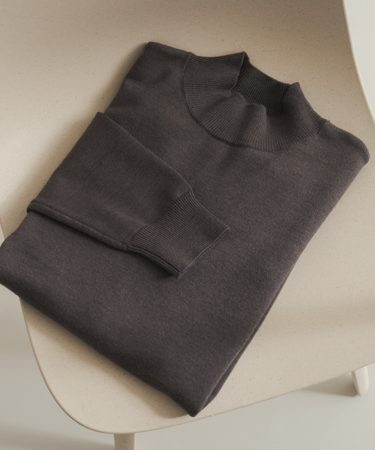 『一部WEB限定カラー』『洗濯可/毛玉防止』ストレッチモックネックニット CHARCOAL L