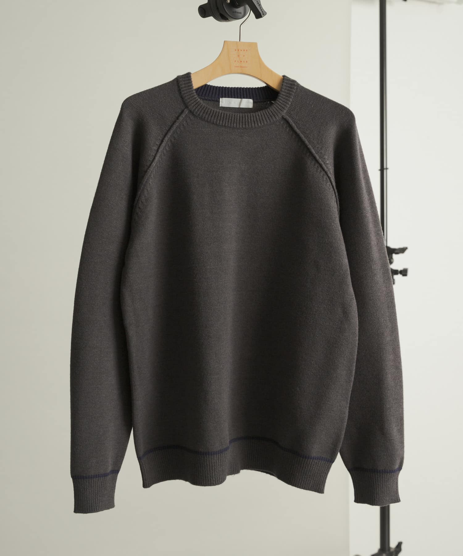 『一部WEB限定カラー』『洗濯可/毛玉防止』ストレッチハイショクラインニット CHARCOAL L