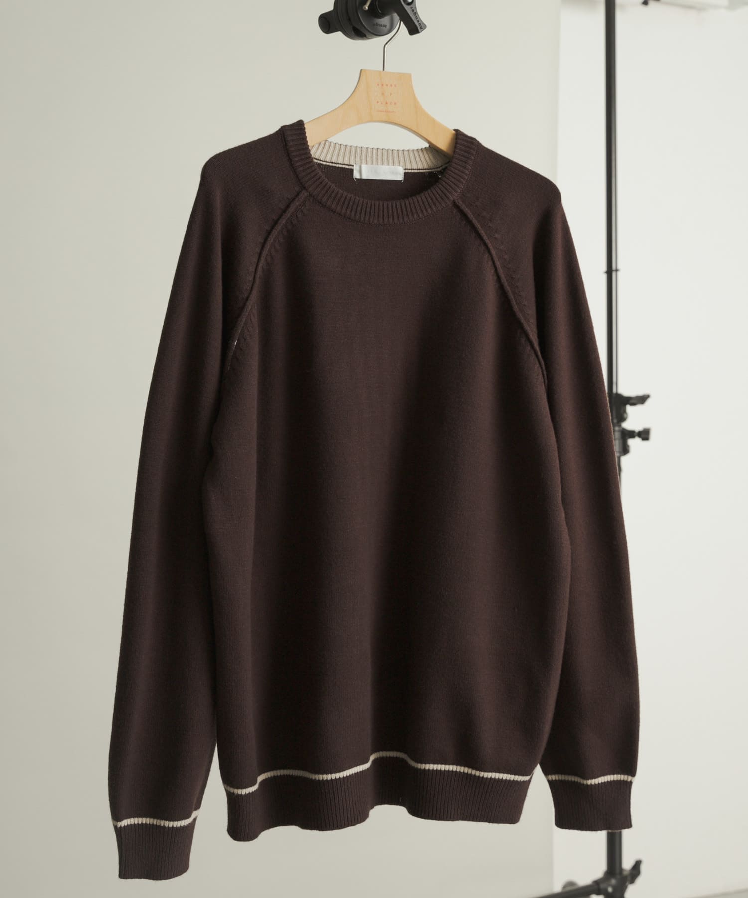 『一部WEB限定カラー』『洗濯可/毛玉防止』ストレッチハイショクラインニット BROWN M