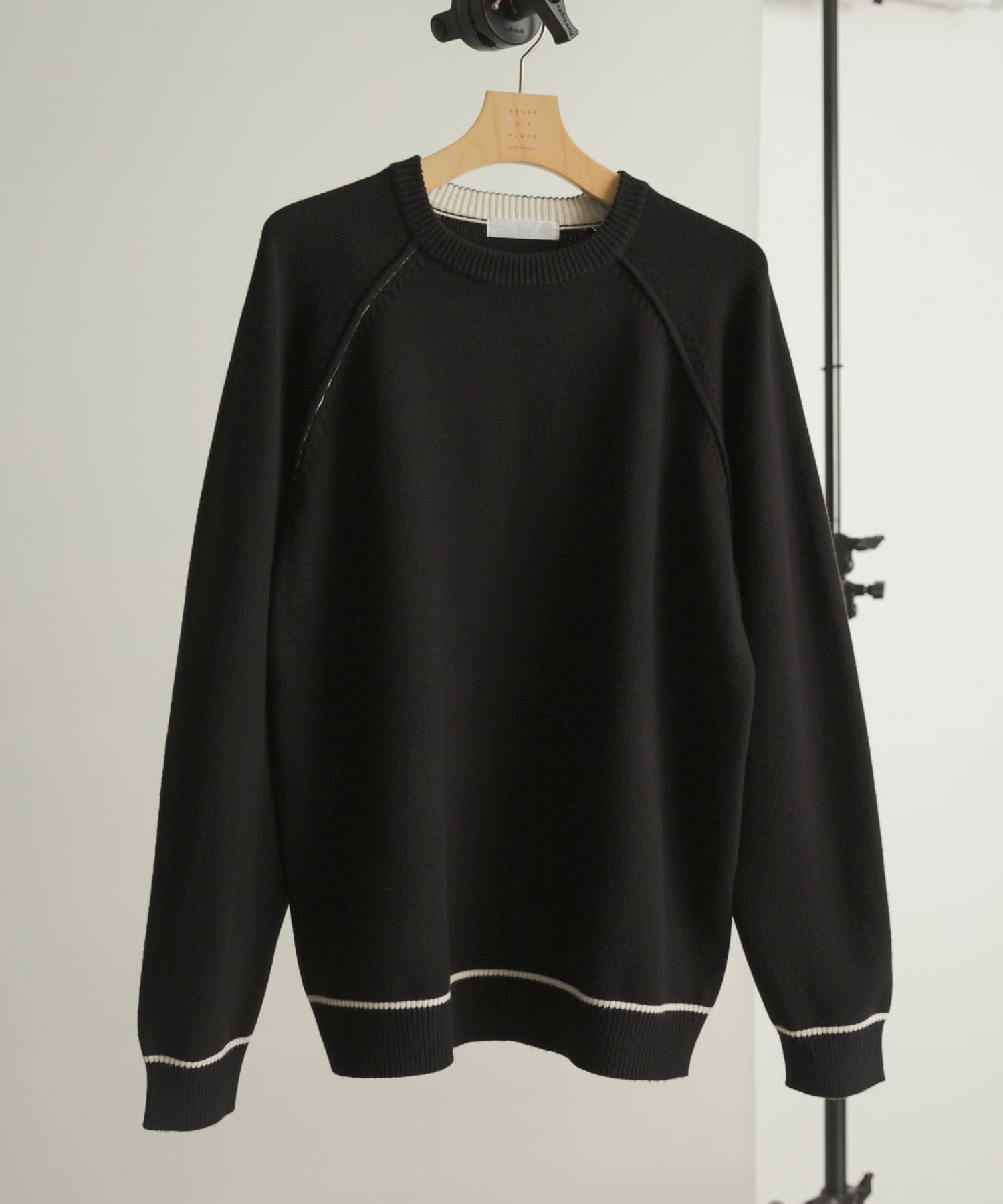 『一部WEB限定カラー』『洗濯可/毛玉防止』ストレッチハイショクラインニット BLACK M