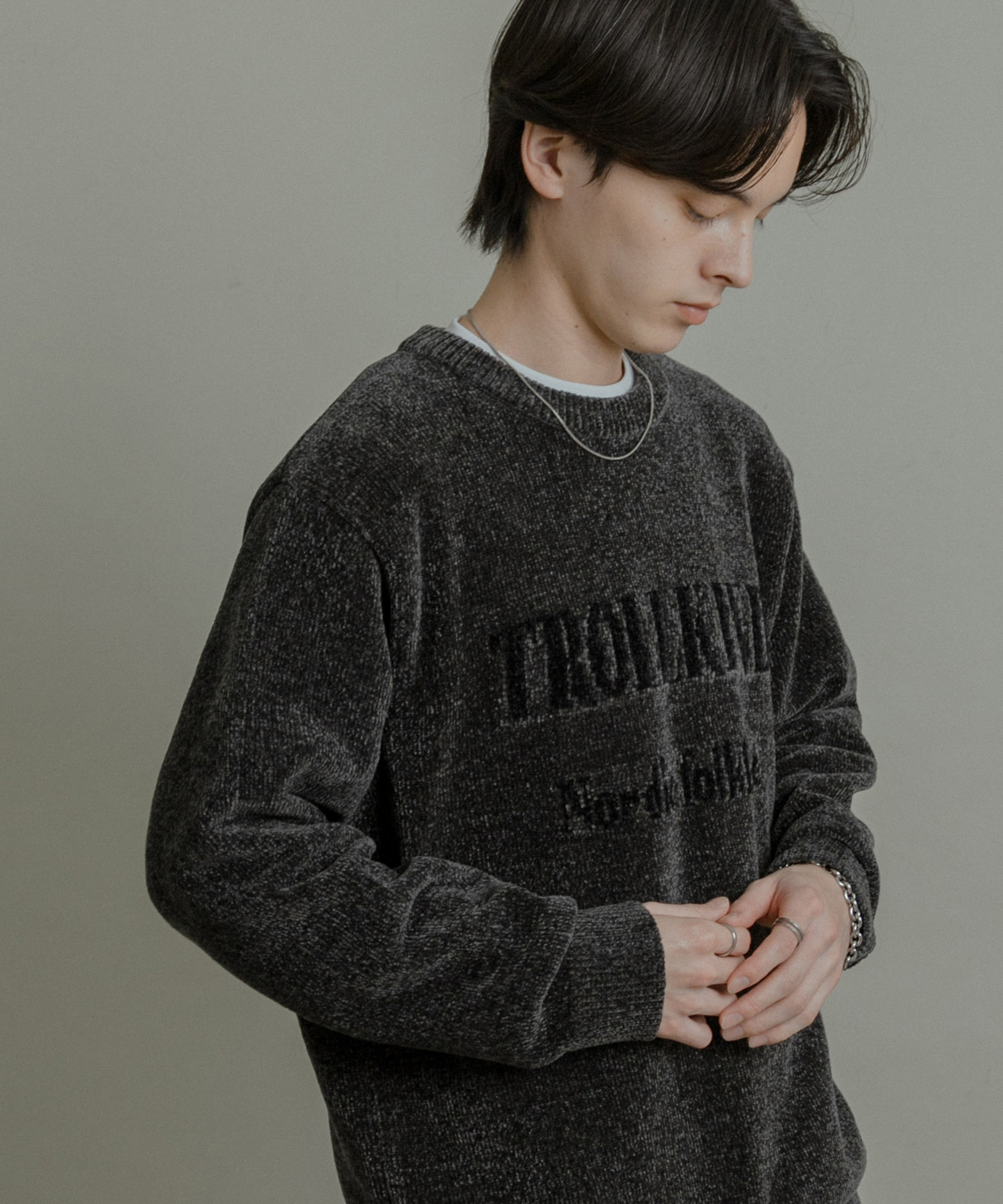 『洗濯可』モールロゴグラフィックニット