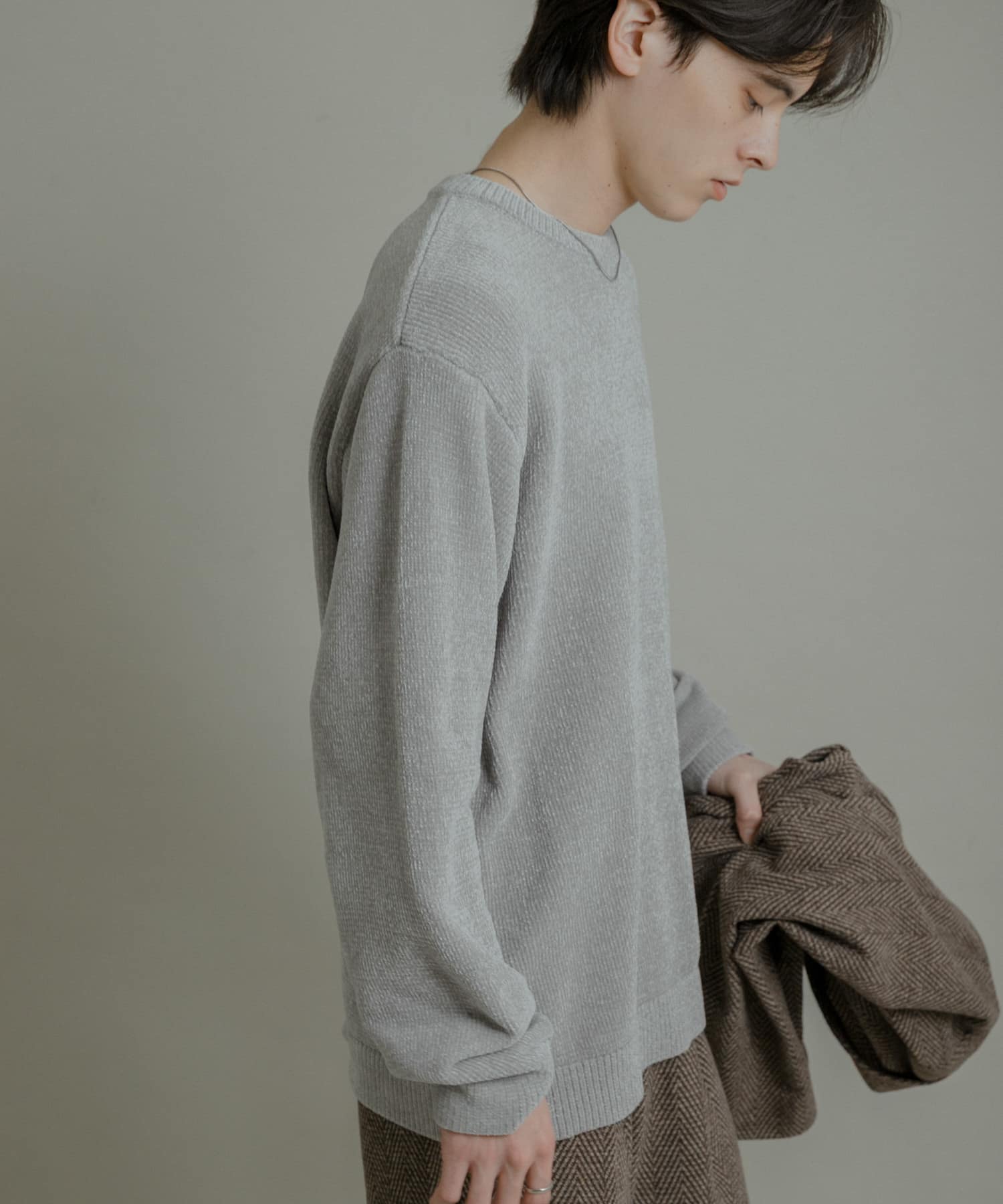 GRAY