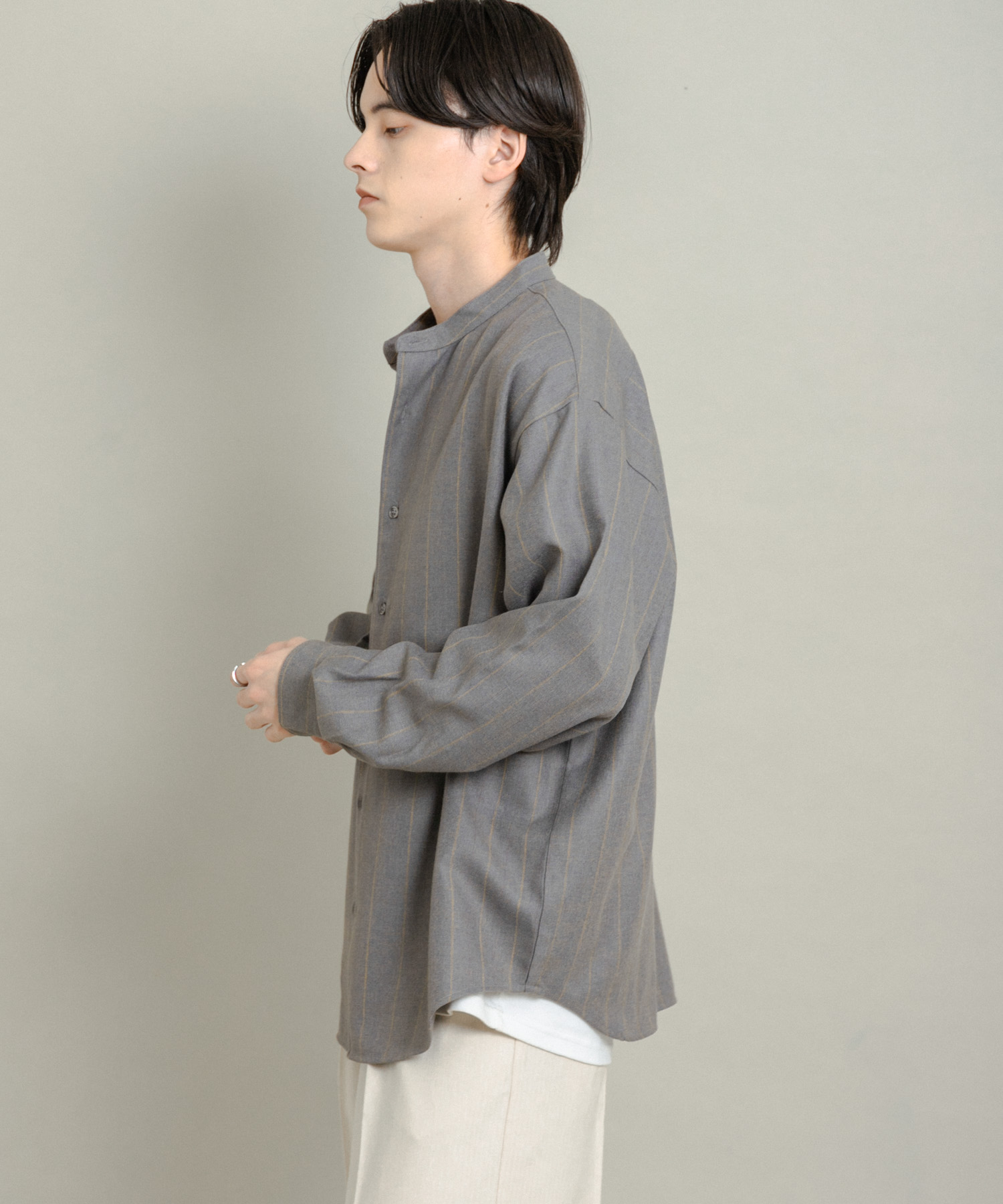 GRAY