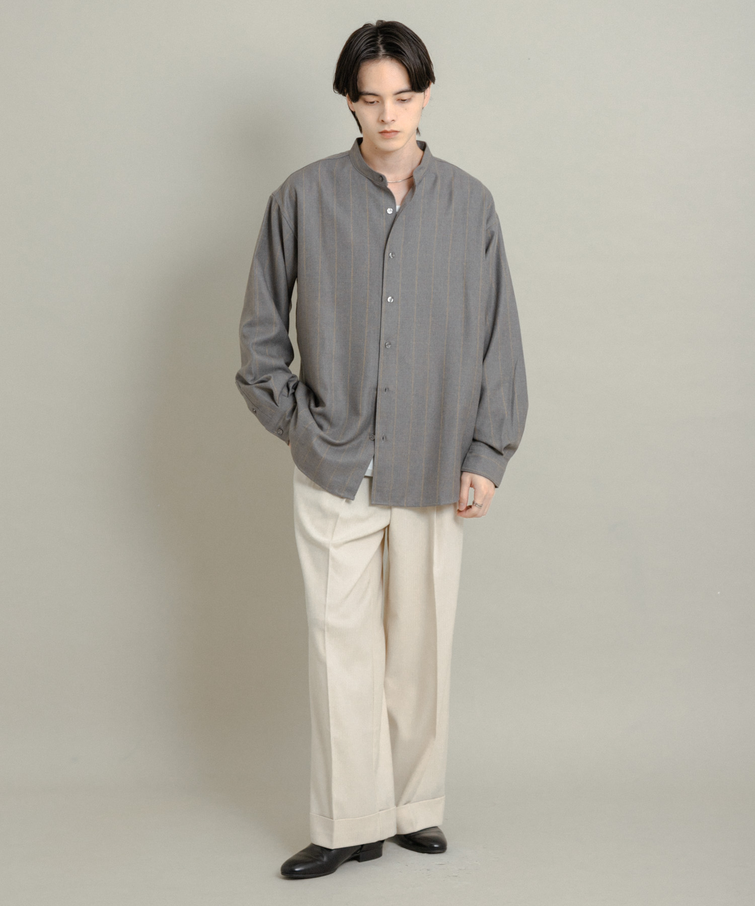 GRAY