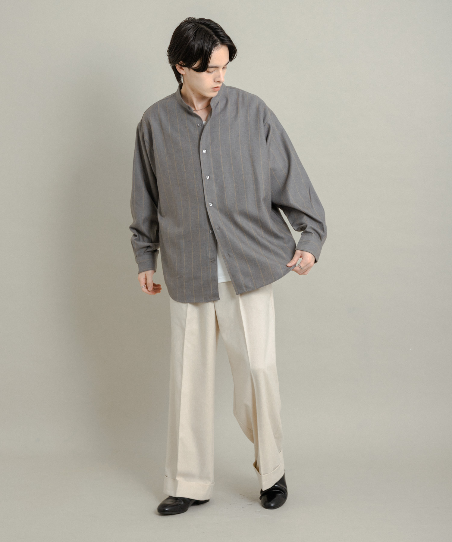 GRAY