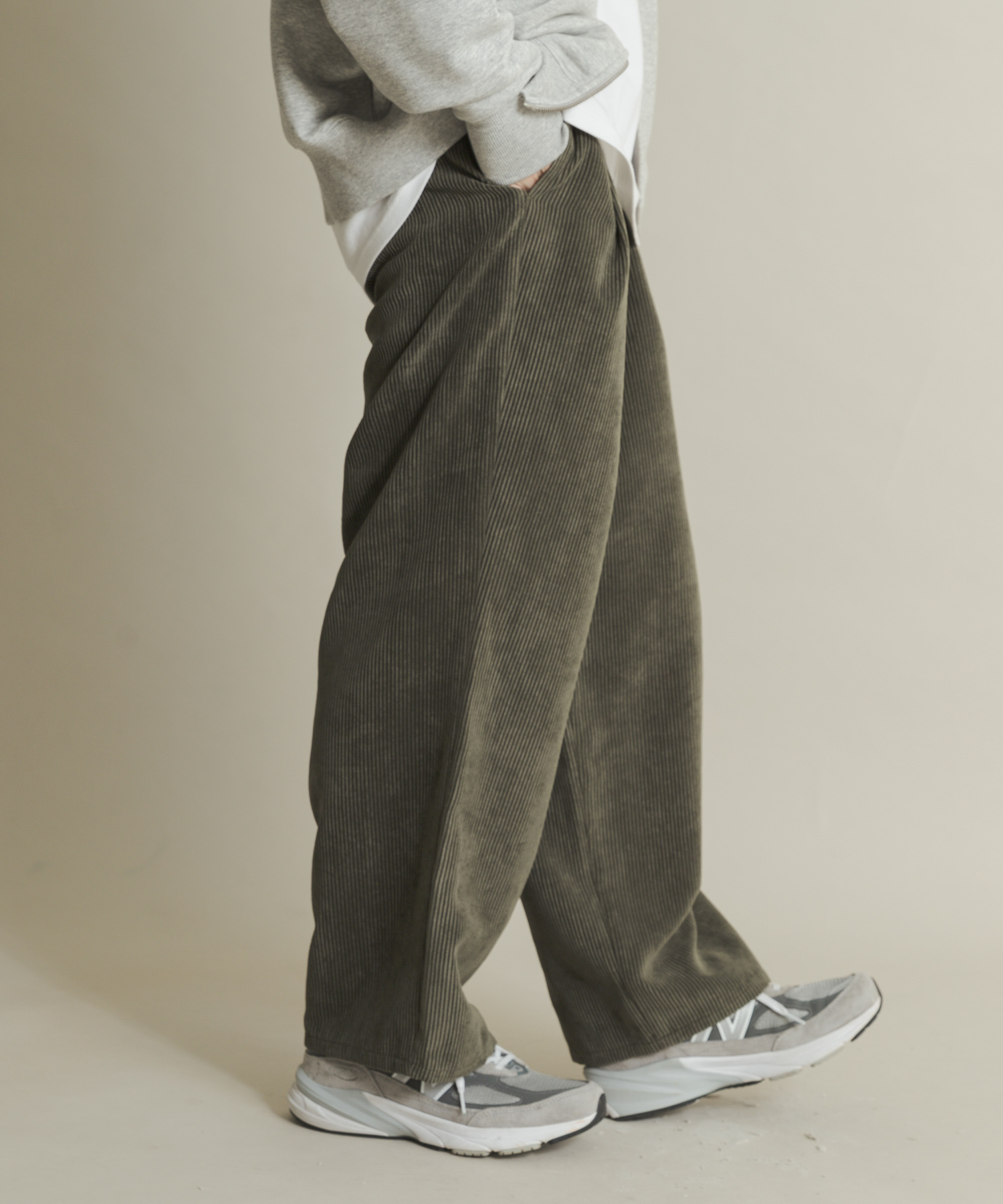 ウォッシュドコーデュロイワイドパンツ
