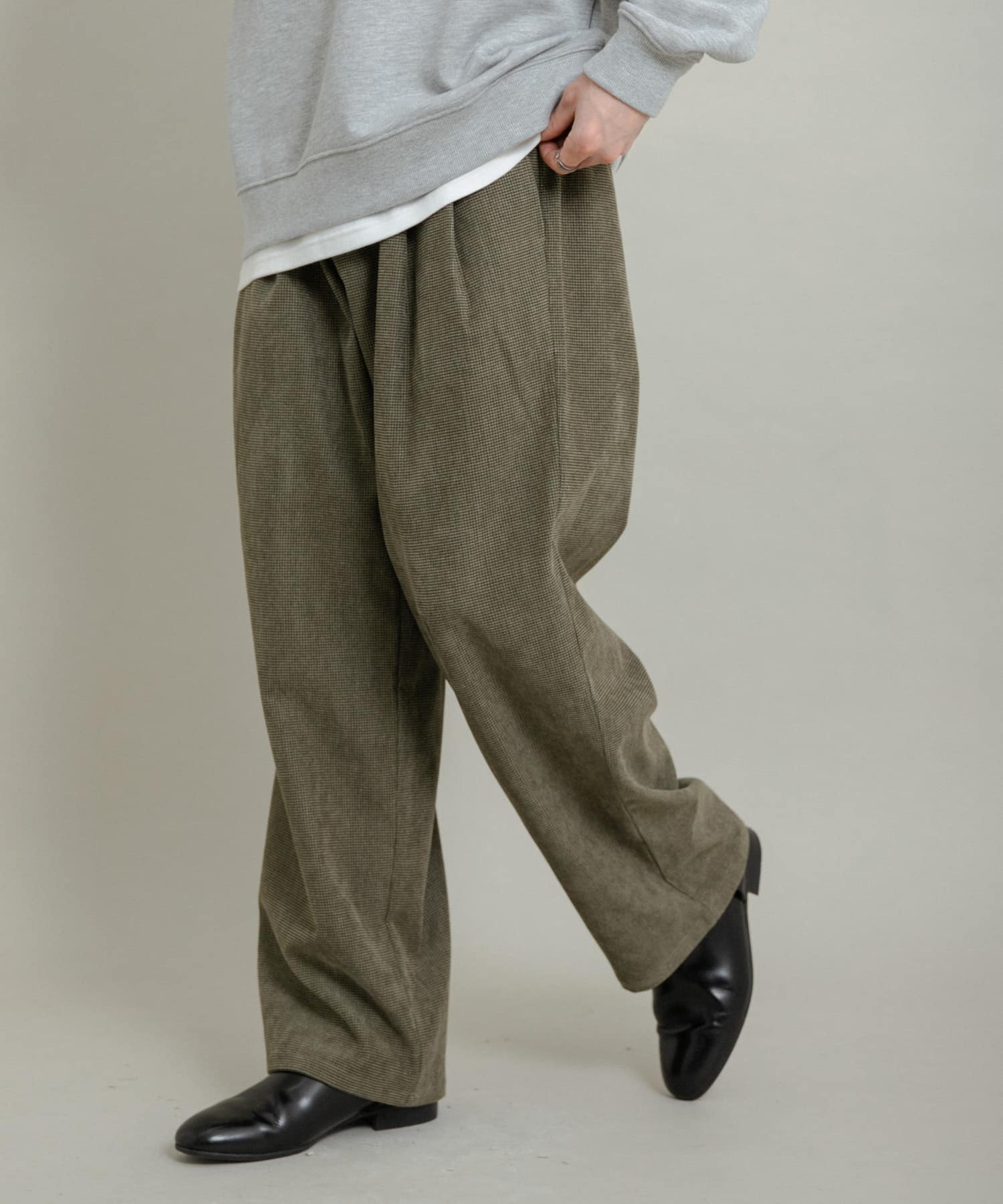 KHAKI