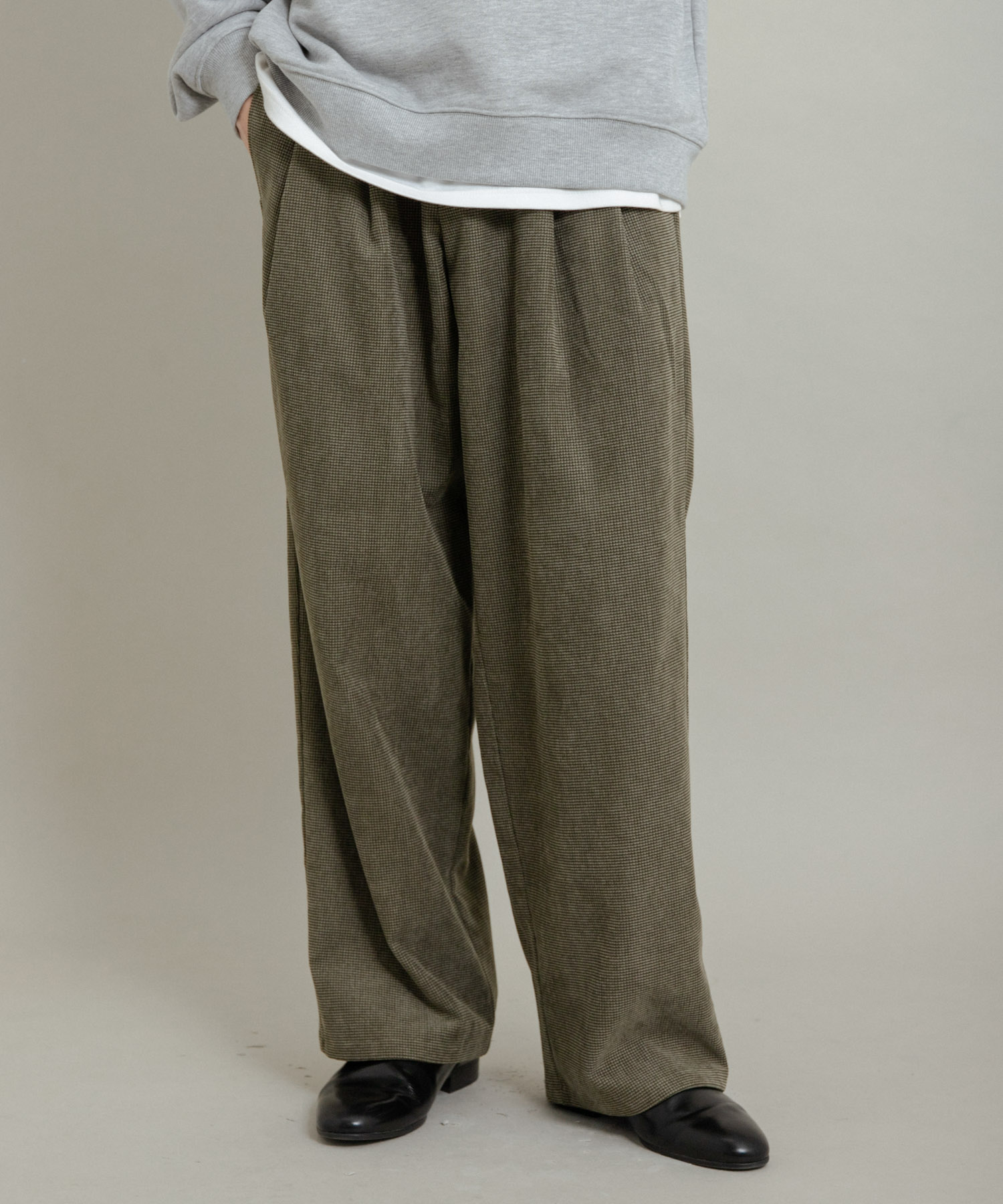 KHAKI