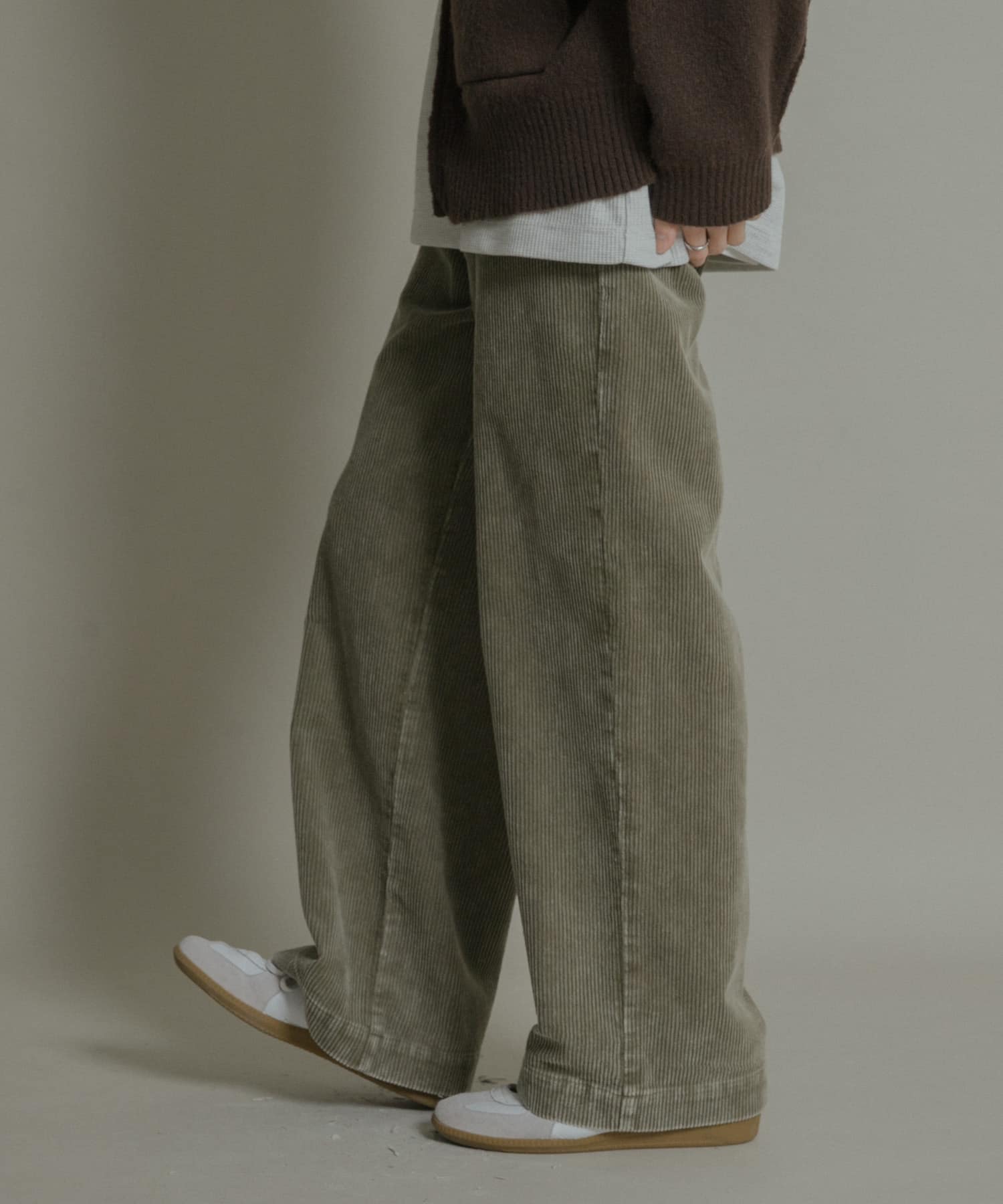 ケミカルコーデュロイストレートパンツ