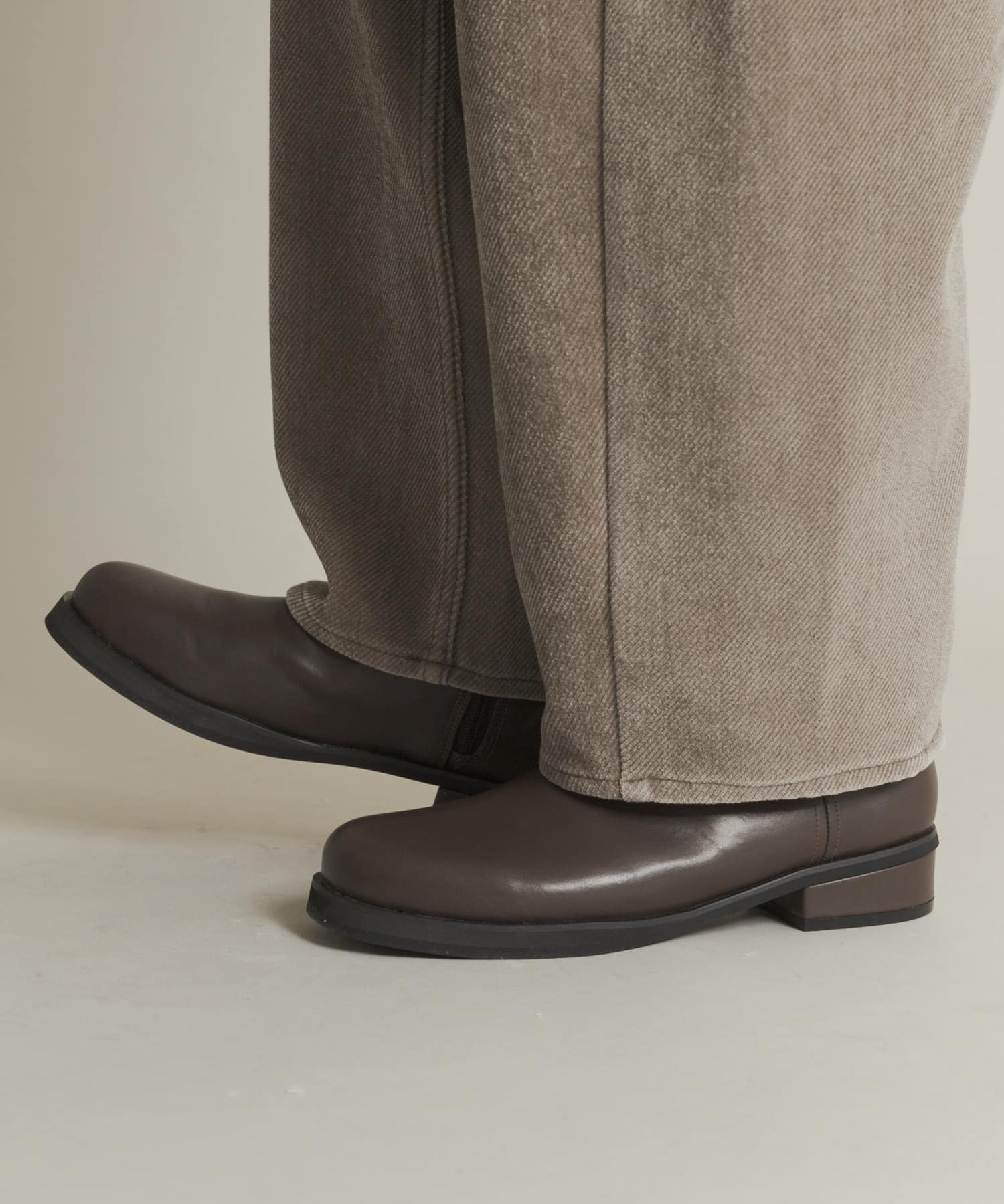 ラウンドトゥサイドジップブーツ BROWN 26.5