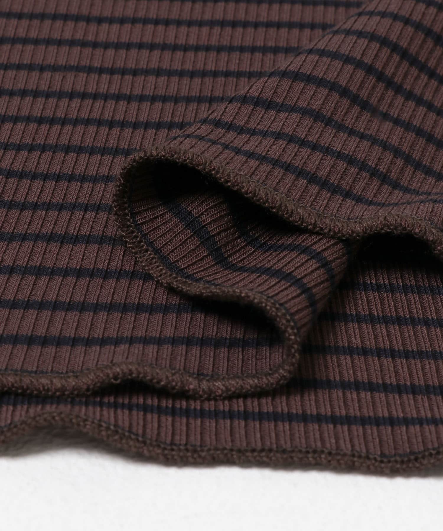 『毛玉防止』メローハイネックトップ BRN×BLK One