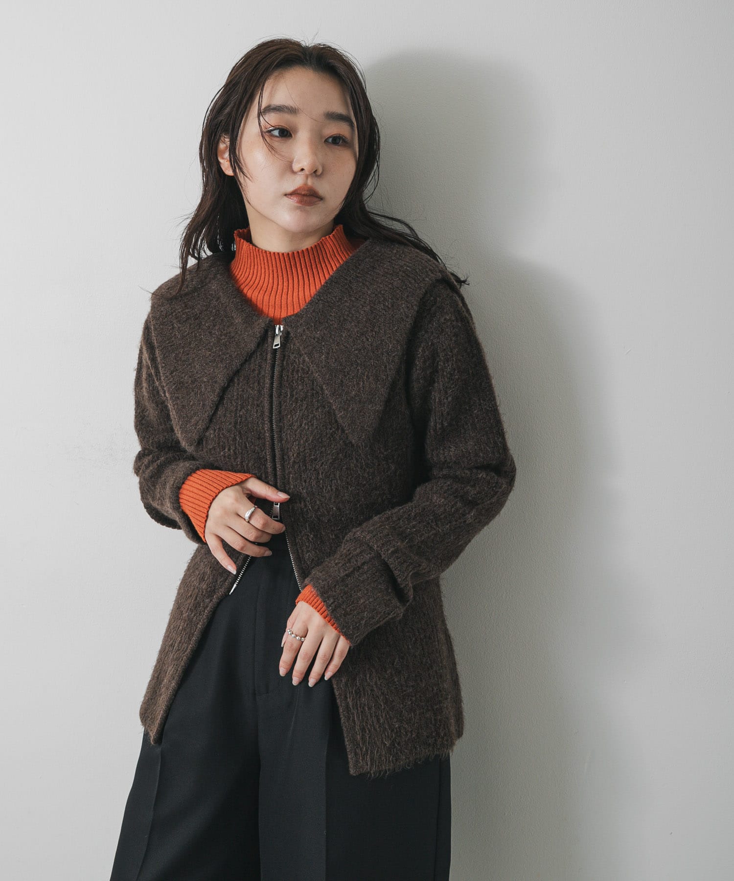 洗濯可』ドロップカラージップセーター(One BEIGE): トップス｜URBAN