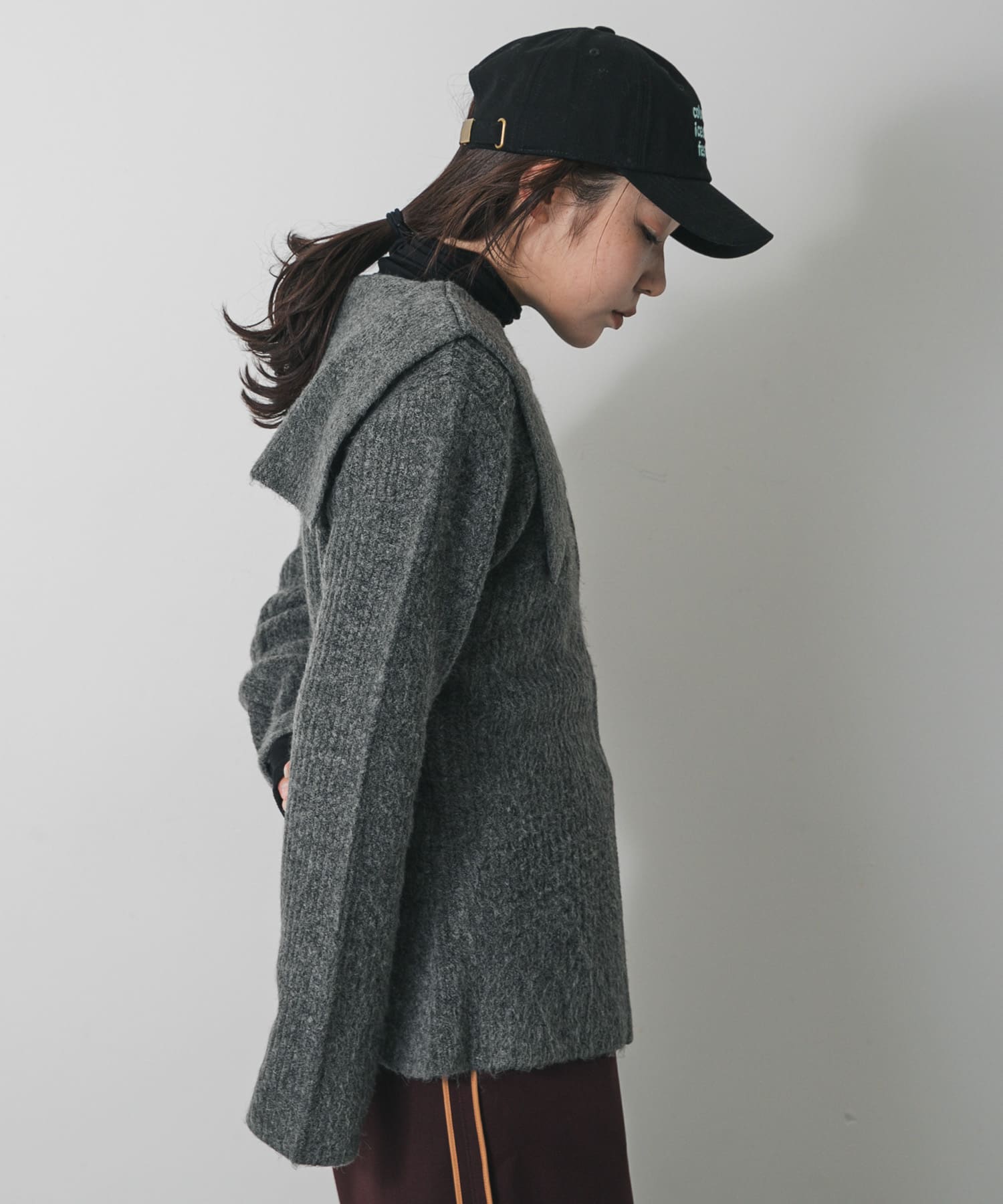 GRAY