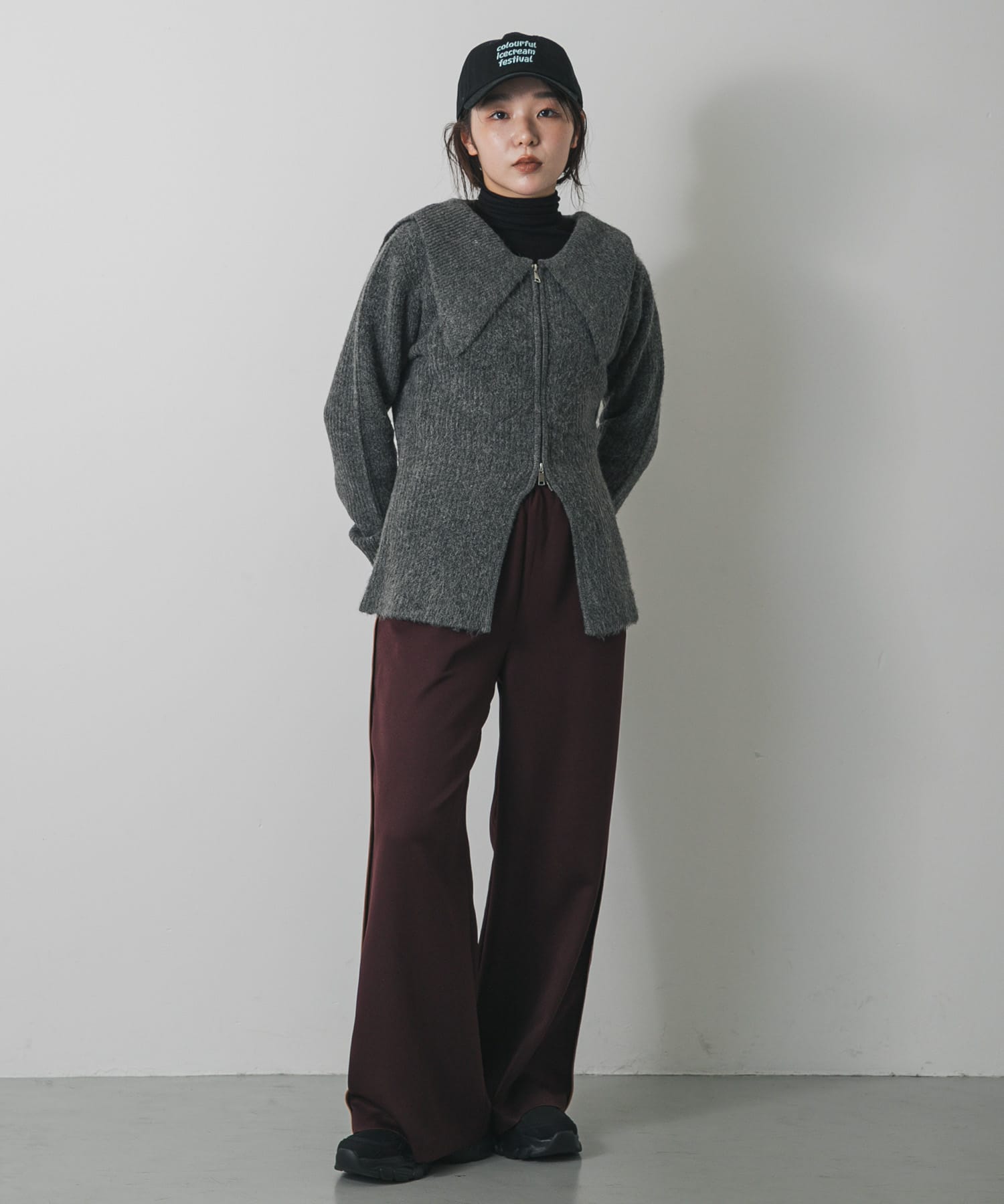 GRAY