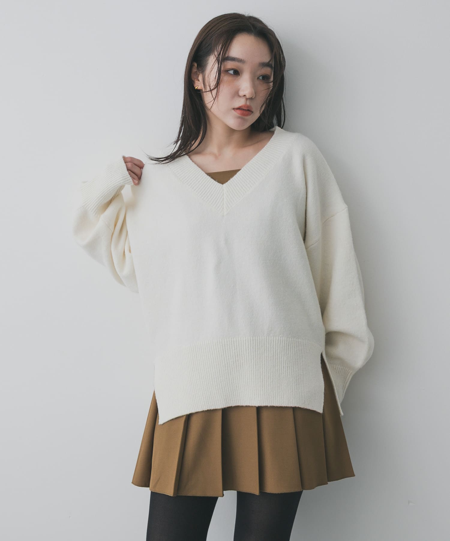 『洗濯可』サイドスリットVネックニット