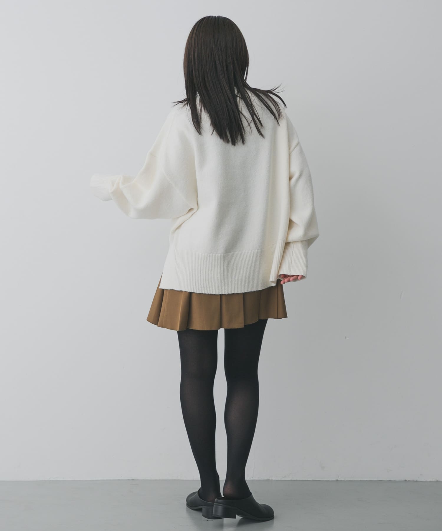 『洗濯可』サイドスリットVネックニット IVORY One