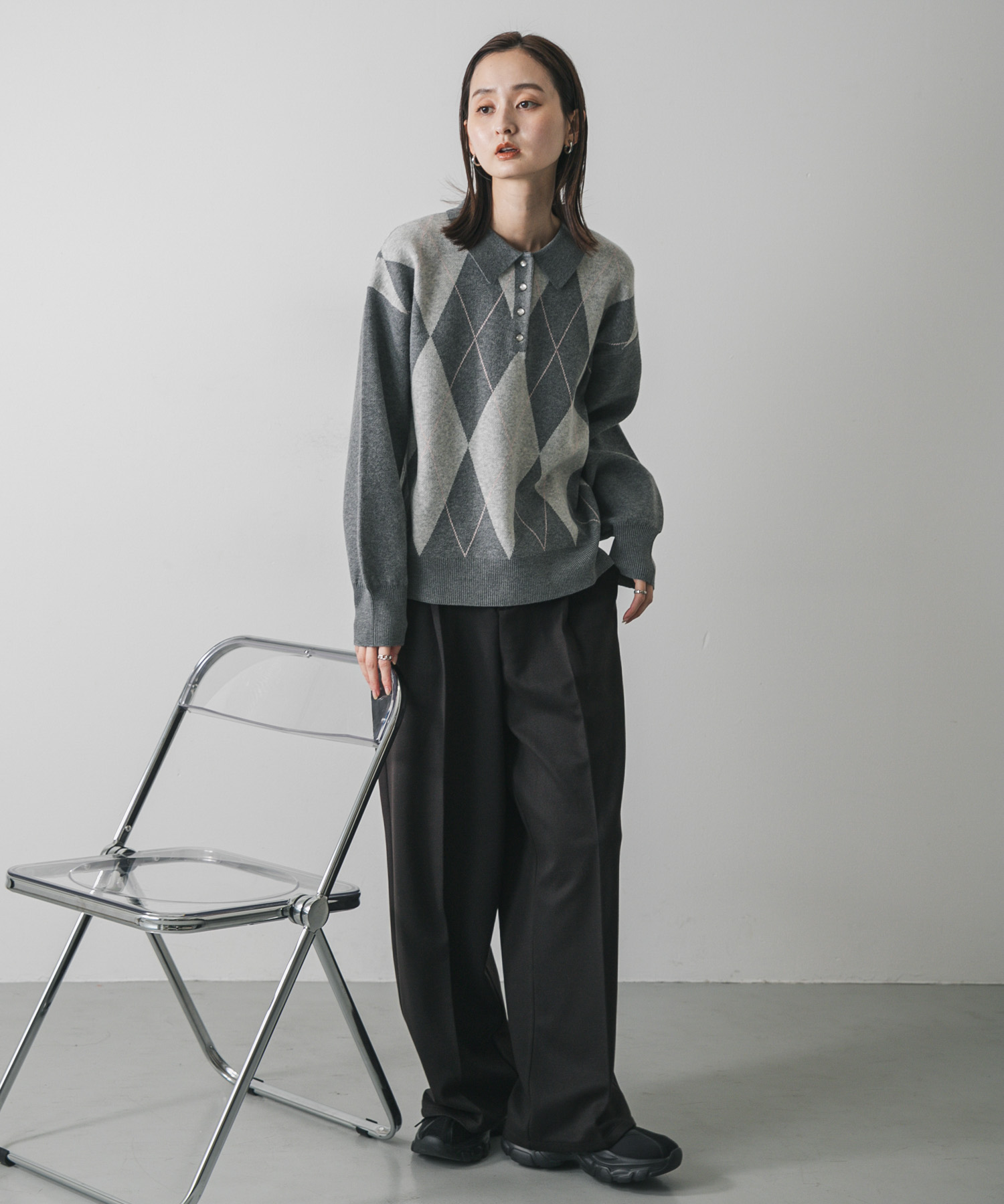 GRAY