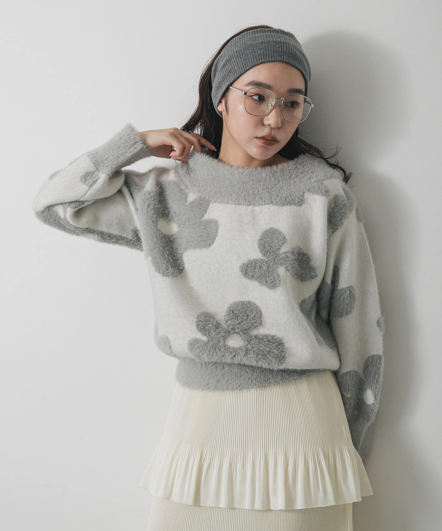 GRAY