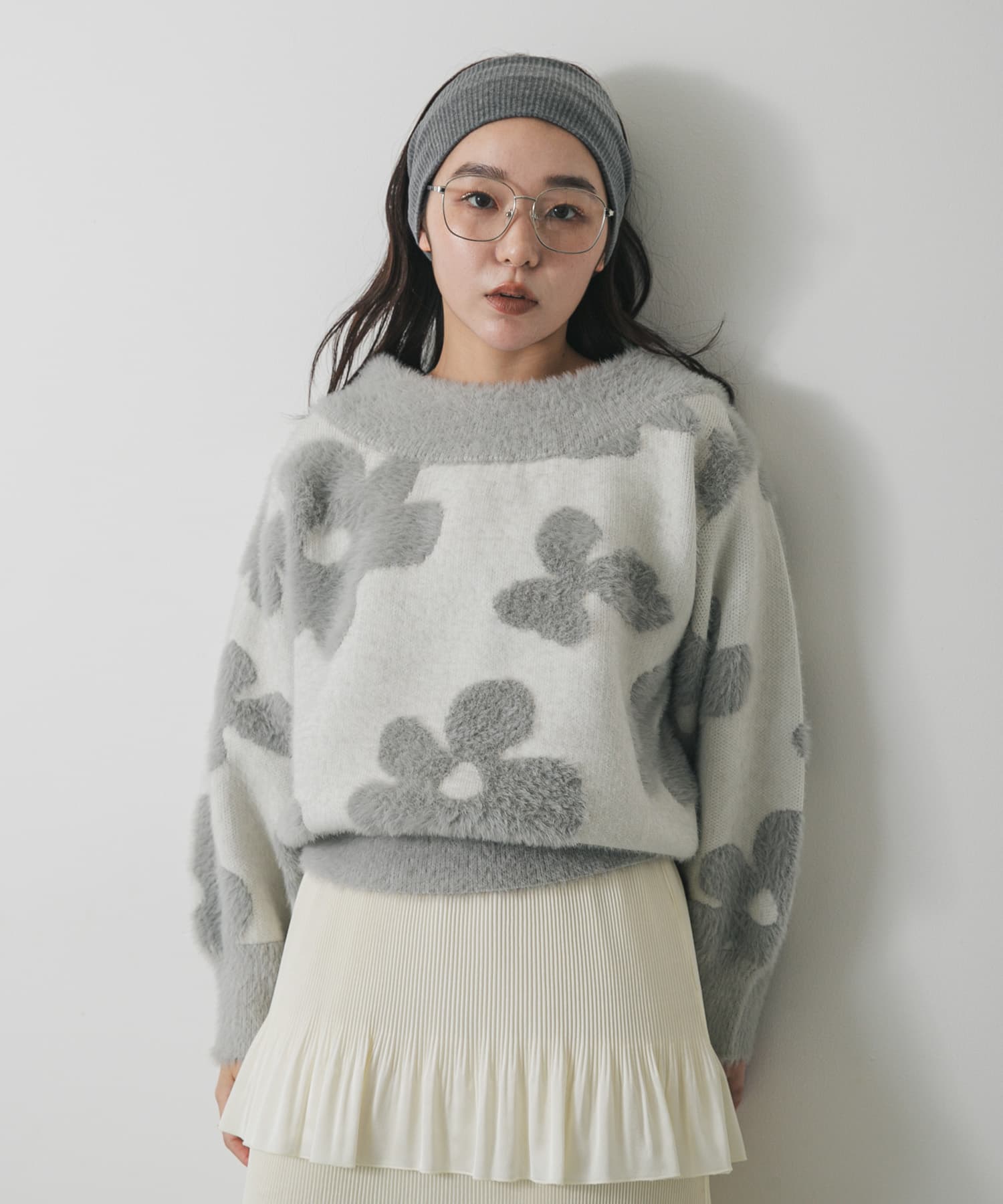 GRAY