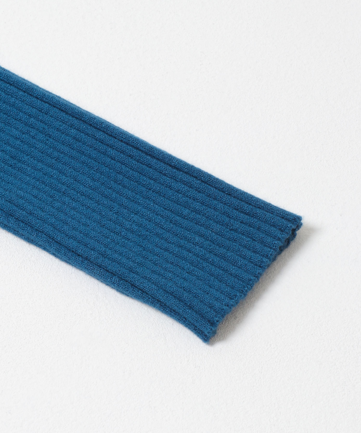 ストレッチリブハイネックセーター BLUE COMPACT