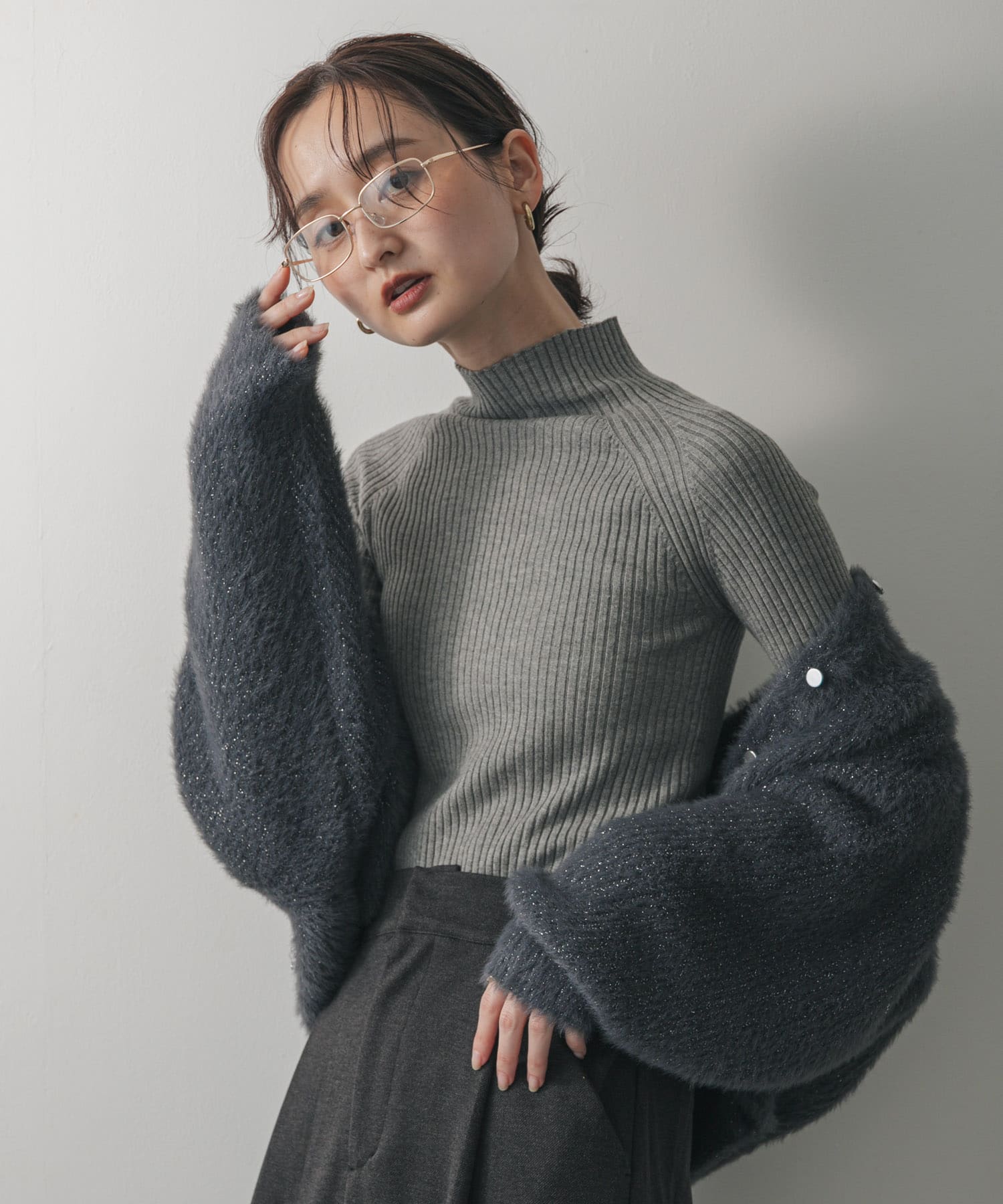 GRAY
