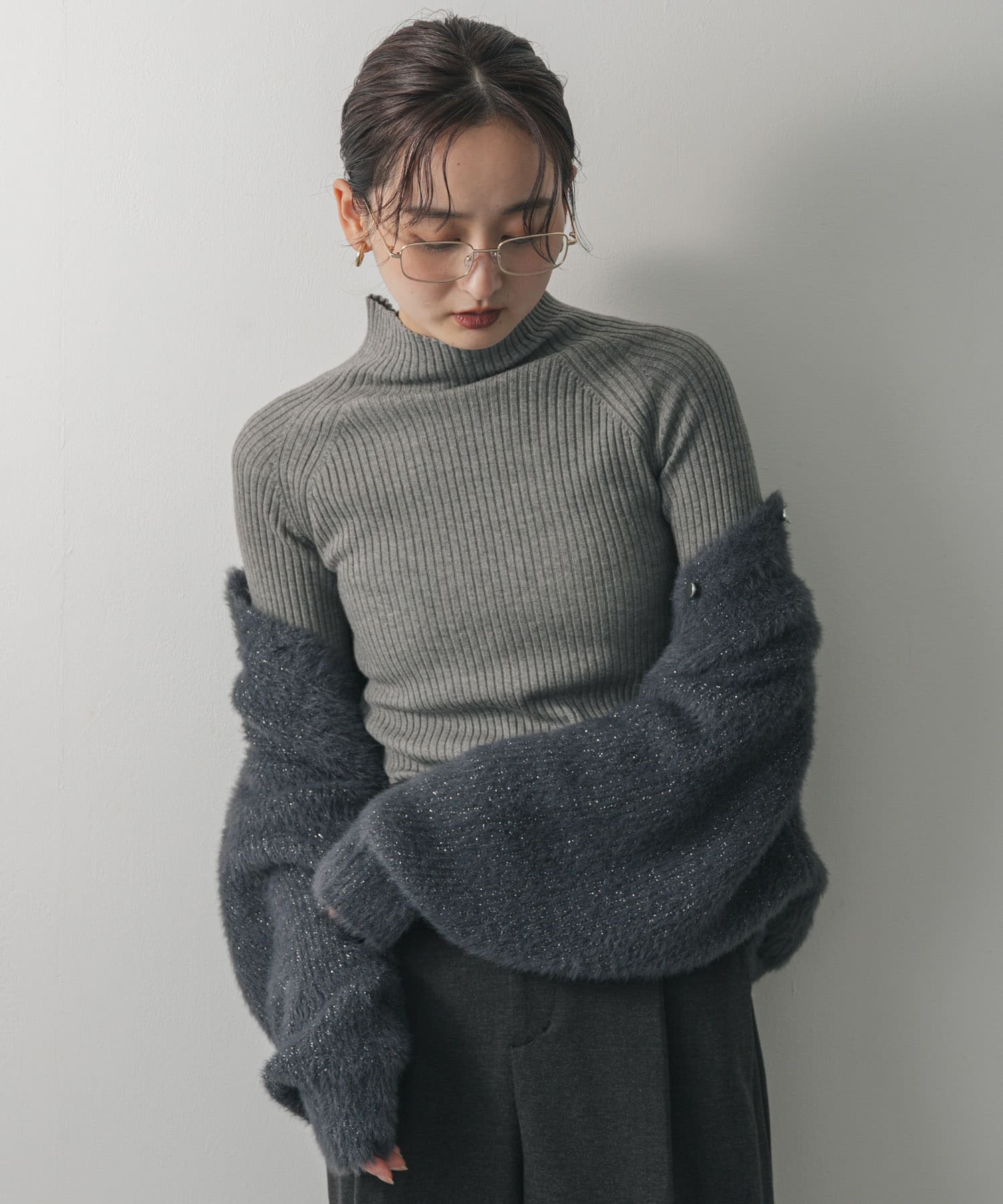 GRAY