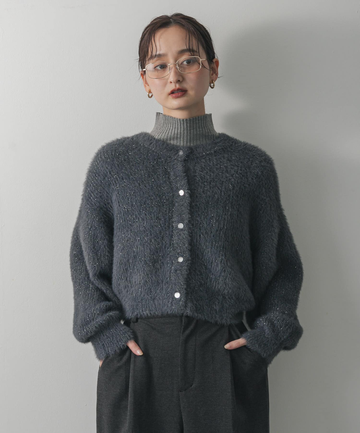一部WEB限定カラー』ラメシャギークロップドカーディガン(one CHARCOAL