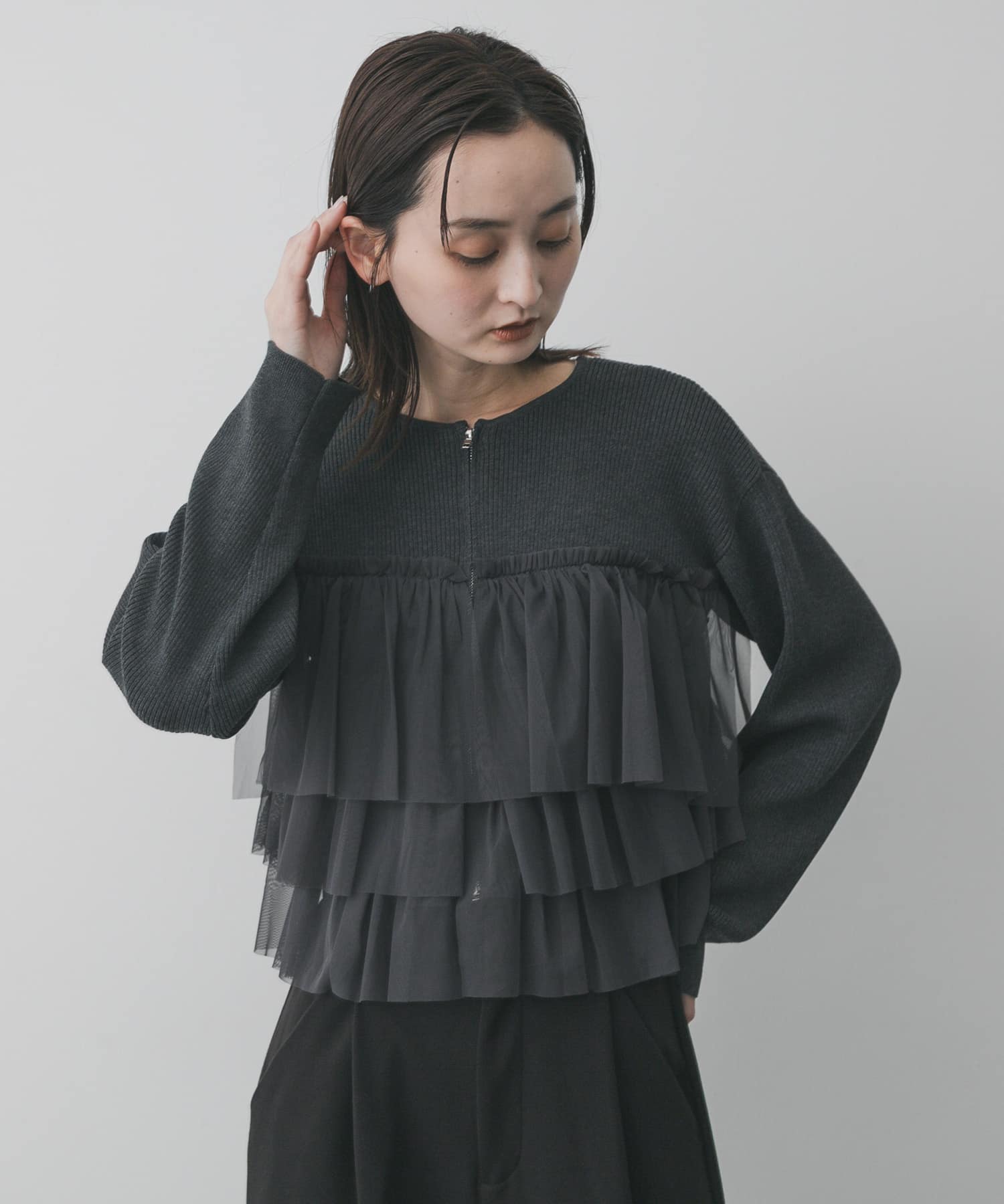 ダブルジップフリルニットカーディガン