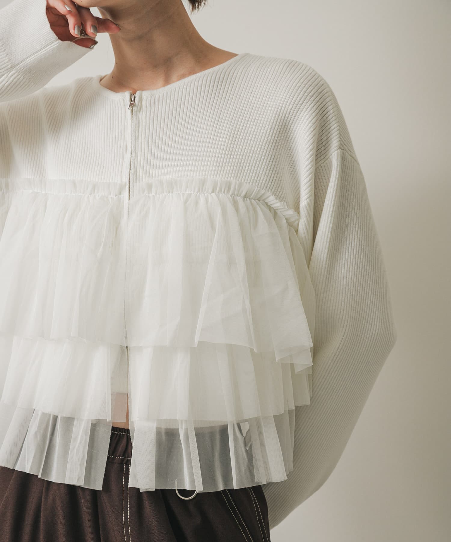 OFF WHITE