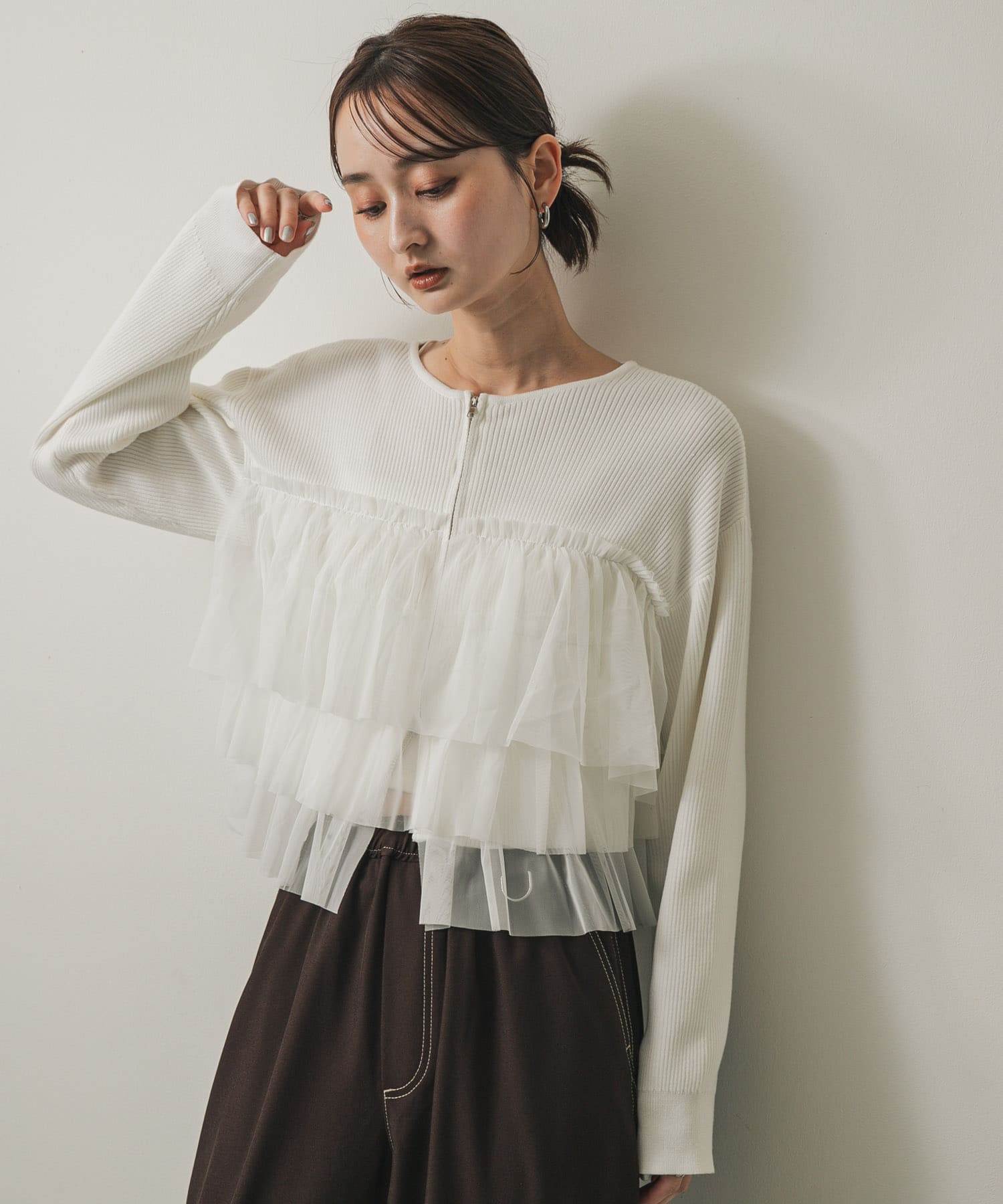 OFF WHITE