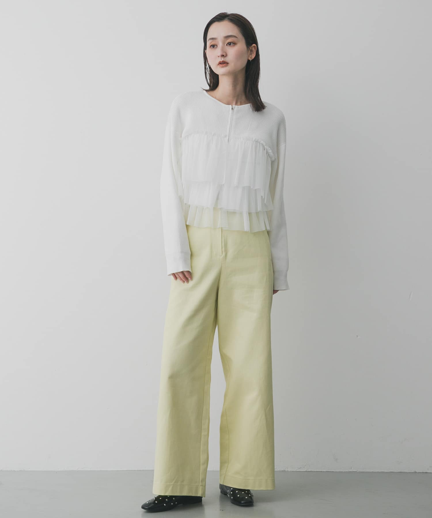 OFF WHITE