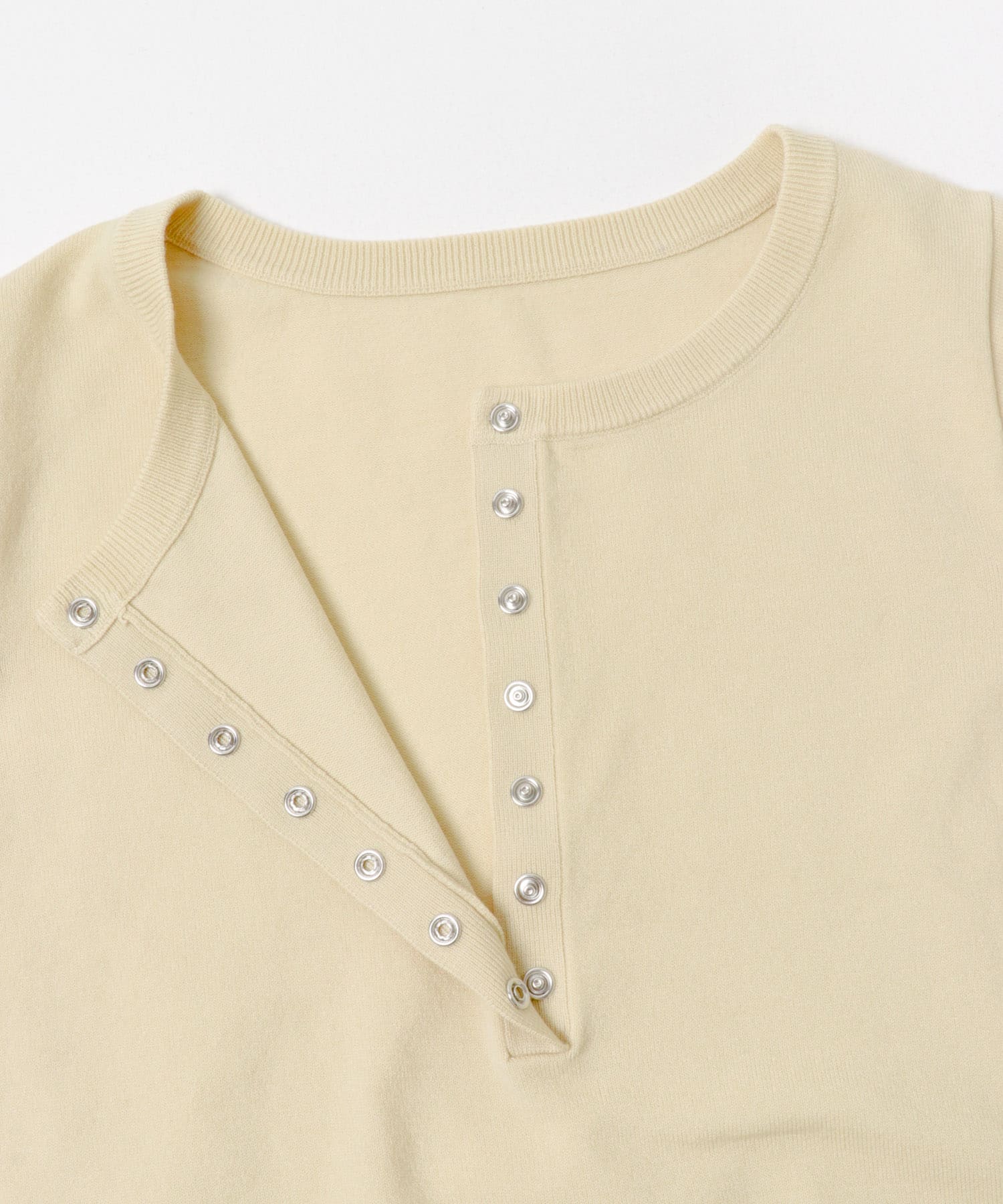 ヘンリーネックレイヤードセーター BEG×RED One