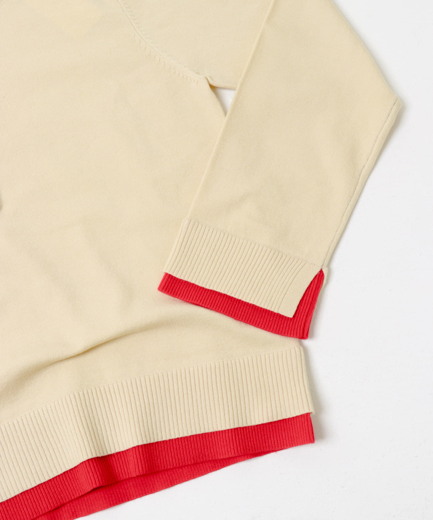 ヘンリーネックレイヤードセーター BEG×RED One