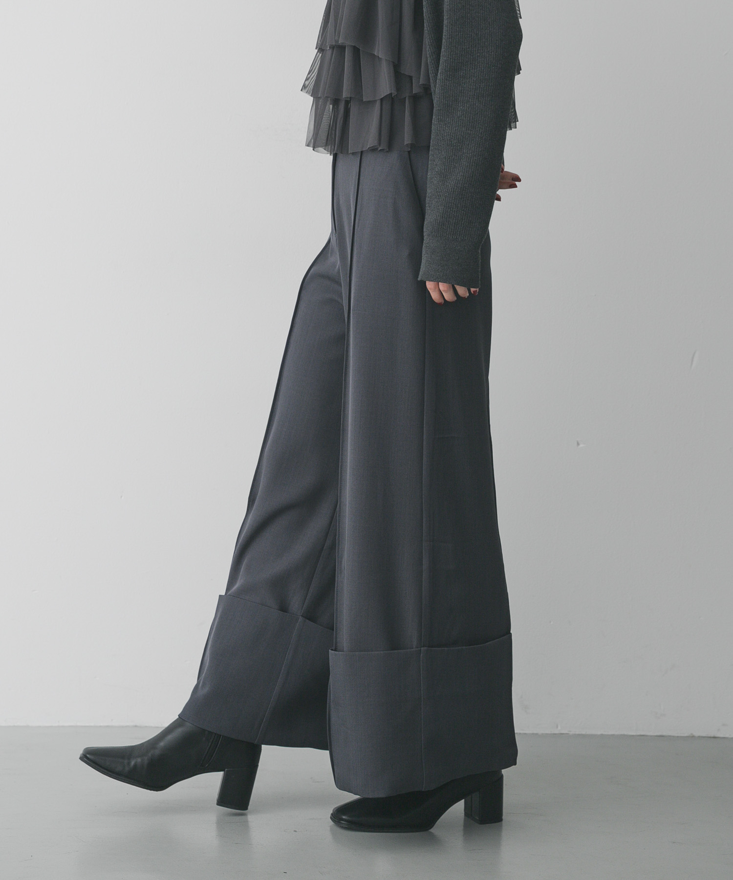 ワイドターンバックパンツ