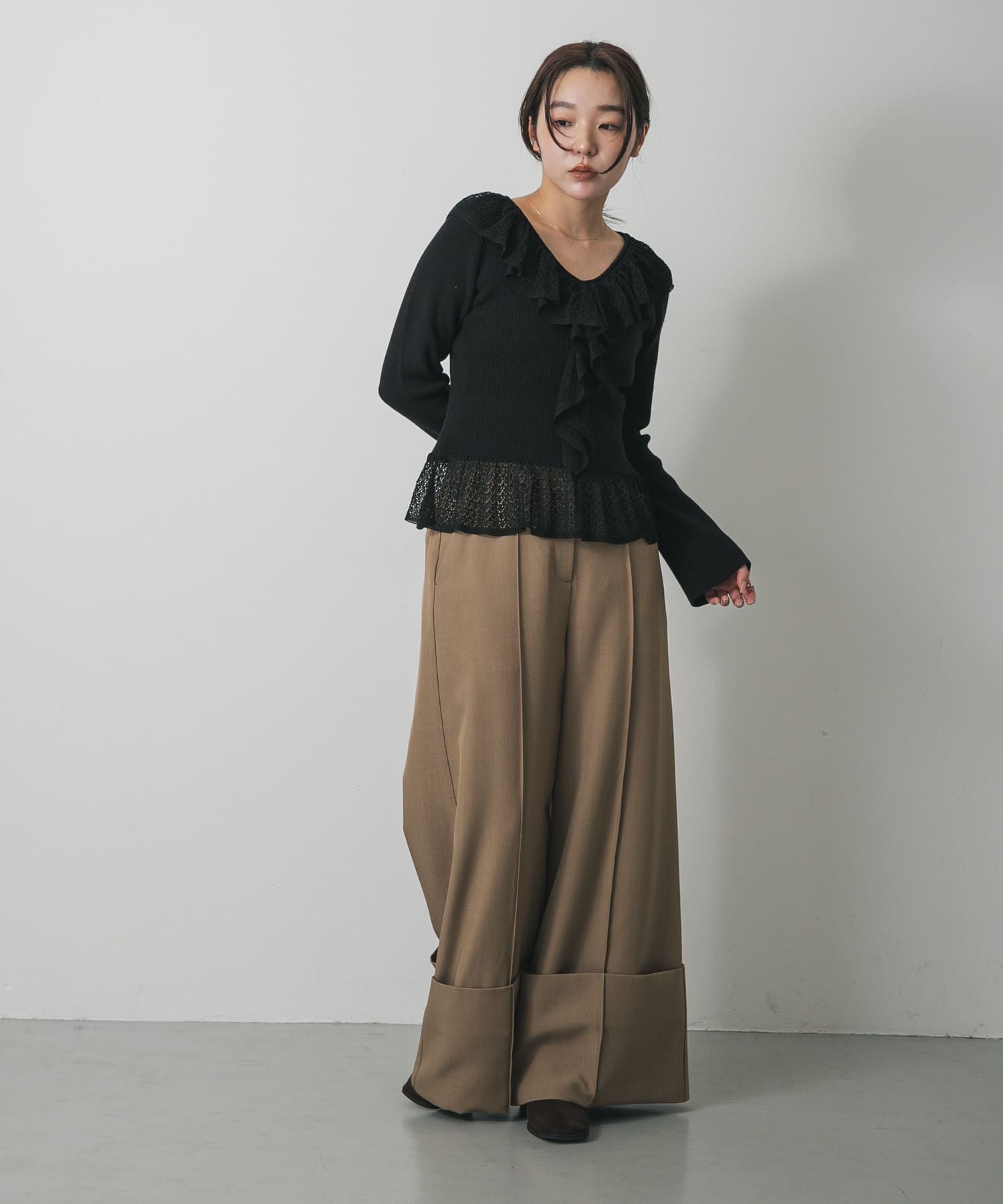 ワイドターンバックパンツ